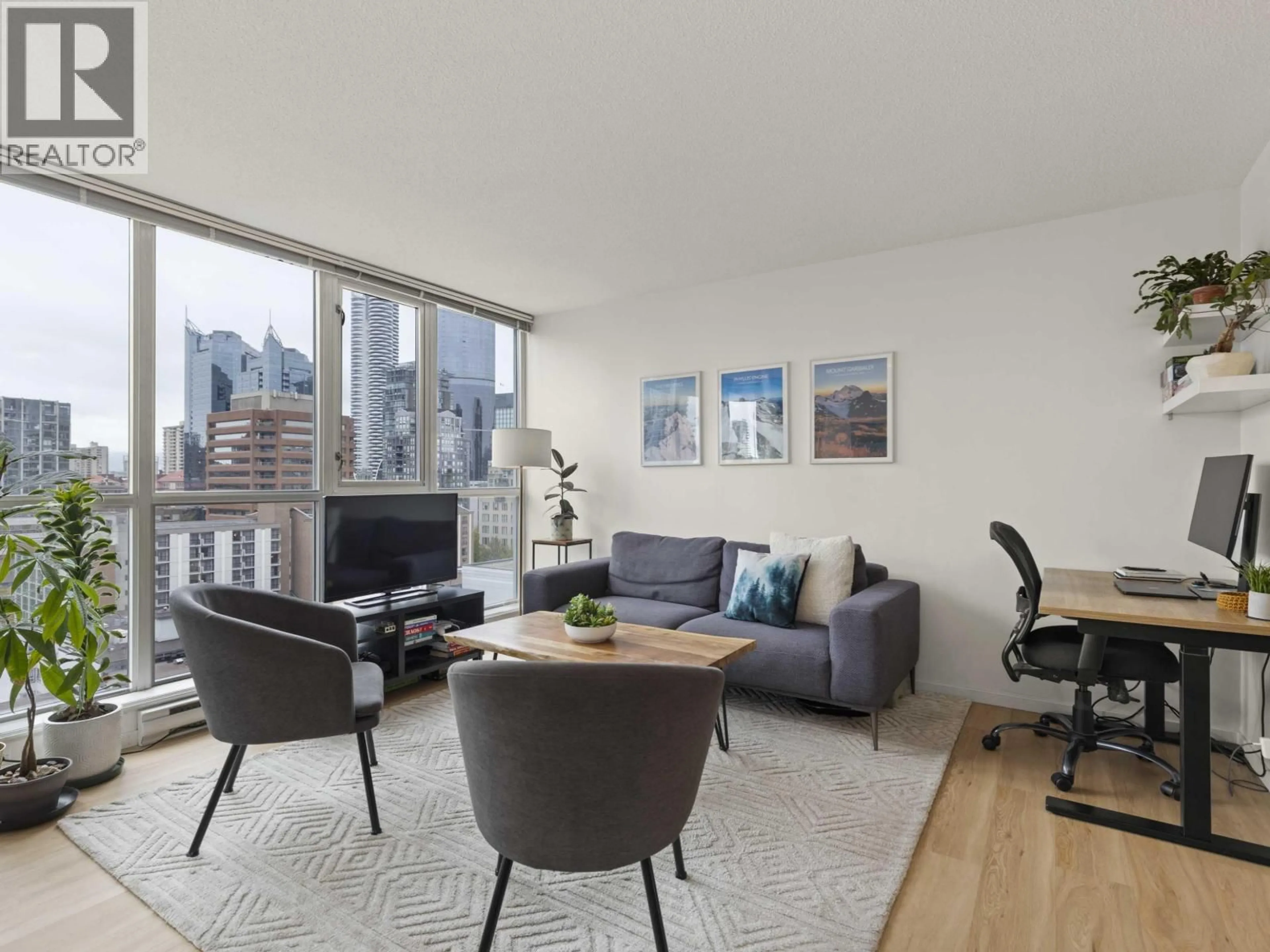 Living room with furniture, unknown for 1501 - 1199 SEYMOUR STREET, Vancouver British Columbia V6B1K2