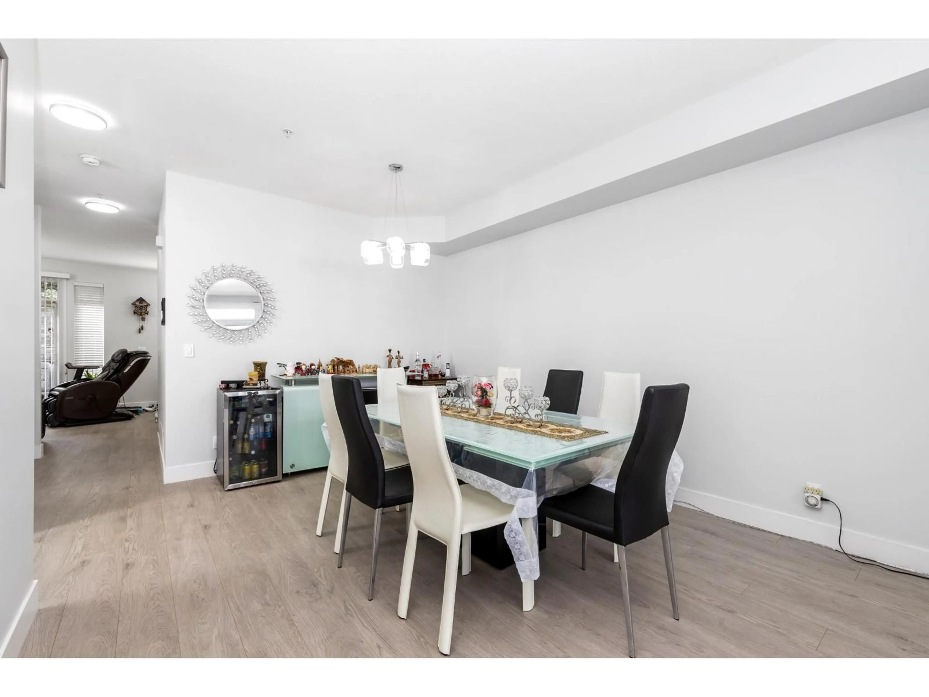 Dining room, wood/laminate floor for 44 - 11860 RIVER ROAD, Surrey British Columbia V3V2V7