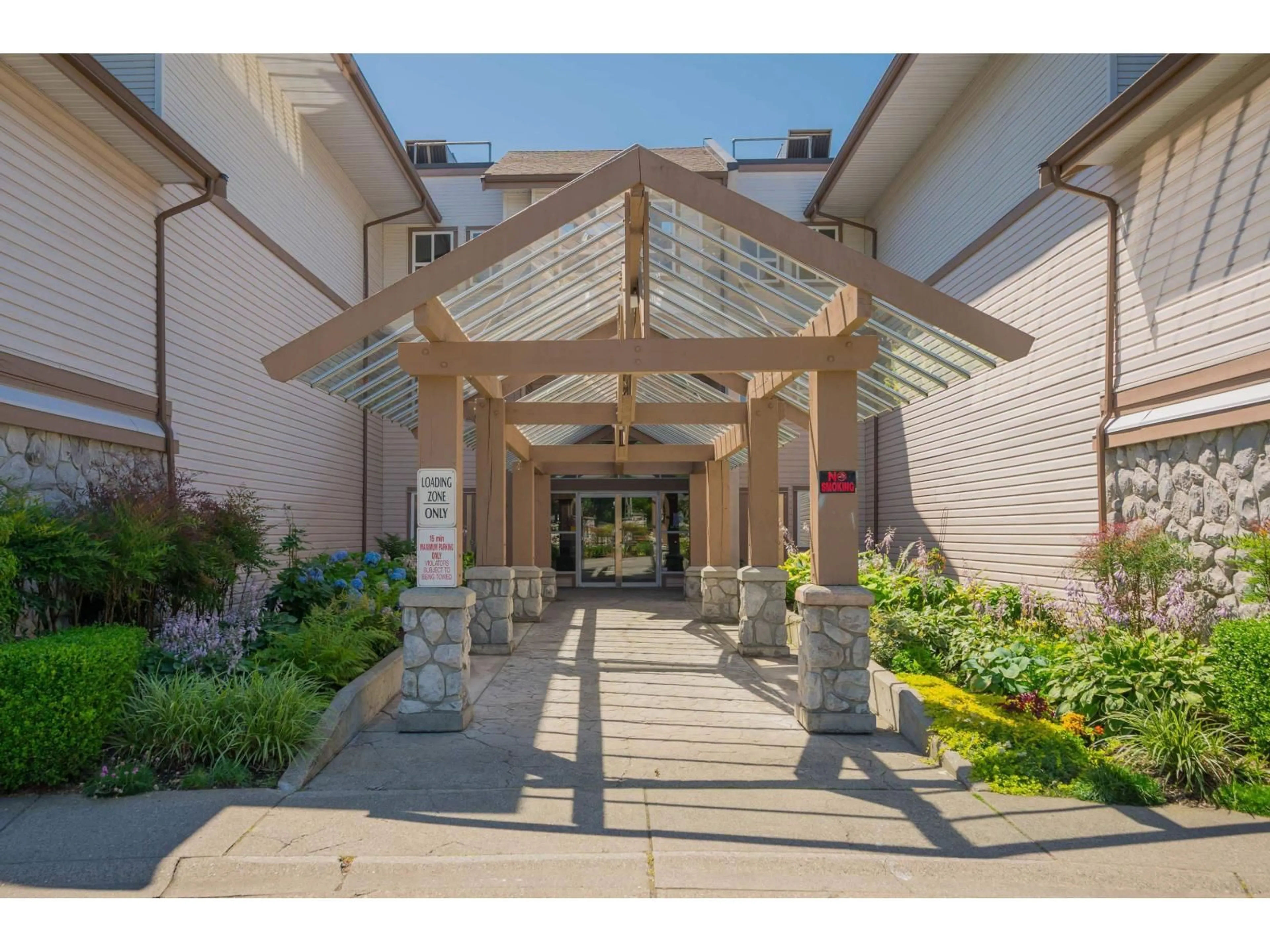 Indoor foyer for 115 - 22150 48 AVENUE, Langley British Columbia V3A8R5