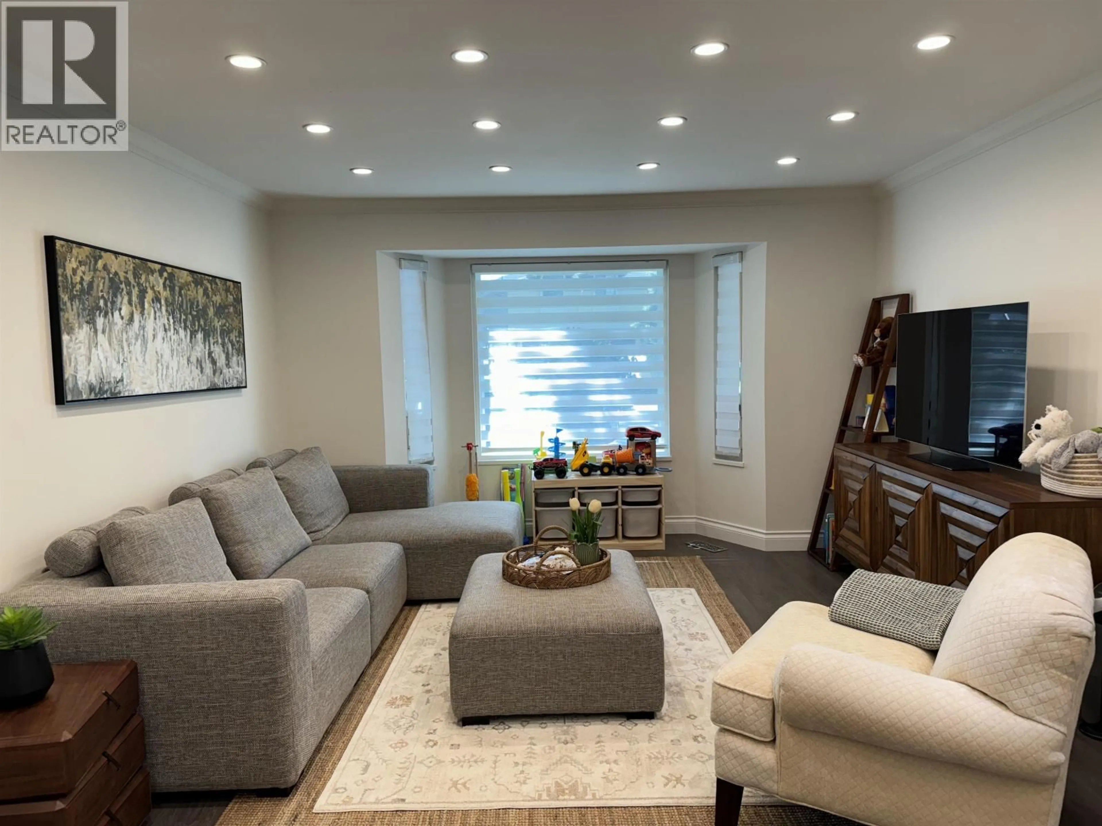 Living room with furniture, unknown for 5179 TOPAZ PLACE, Richmond British Columbia V7C4Z3