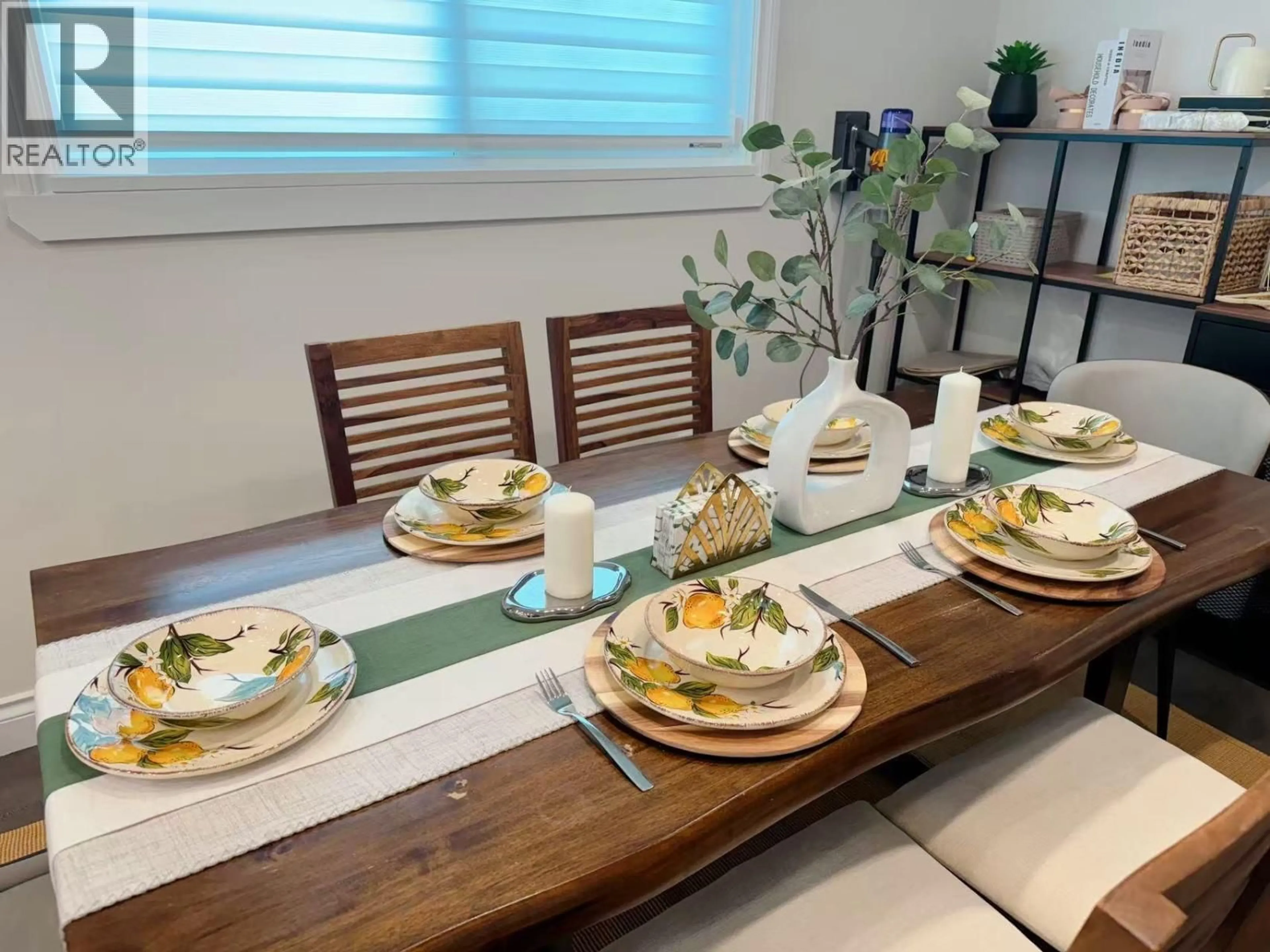 Dining room, wood/laminate floor for 5179 TOPAZ PLACE, Richmond British Columbia V7C4Z3
