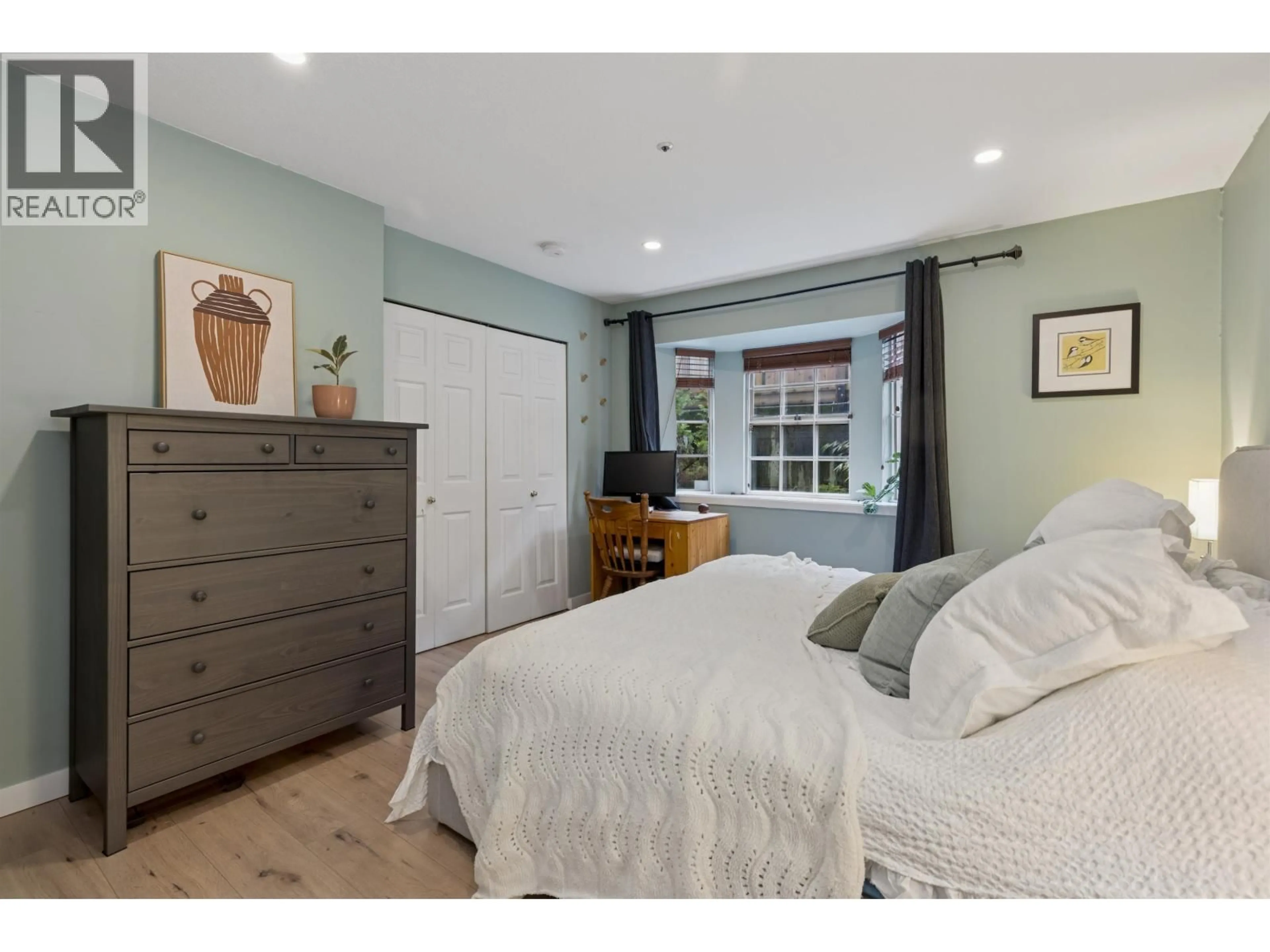 Bedroom with bed, unknown for 102 - 1689 4TH AVENUE, Vancouver British Columbia V5N1J7