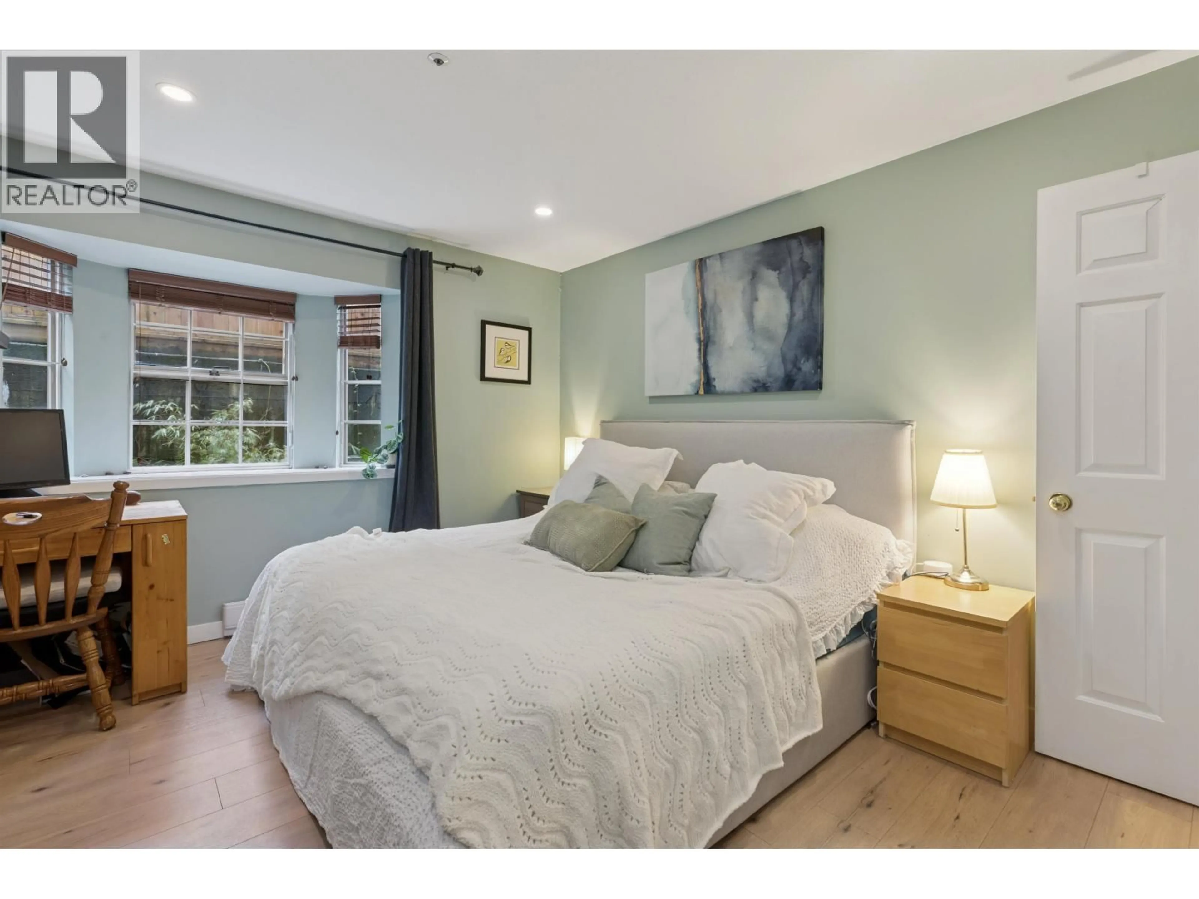 Bedroom with bed, unknown for 102 - 1689 4TH AVENUE, Vancouver British Columbia V5N1J7