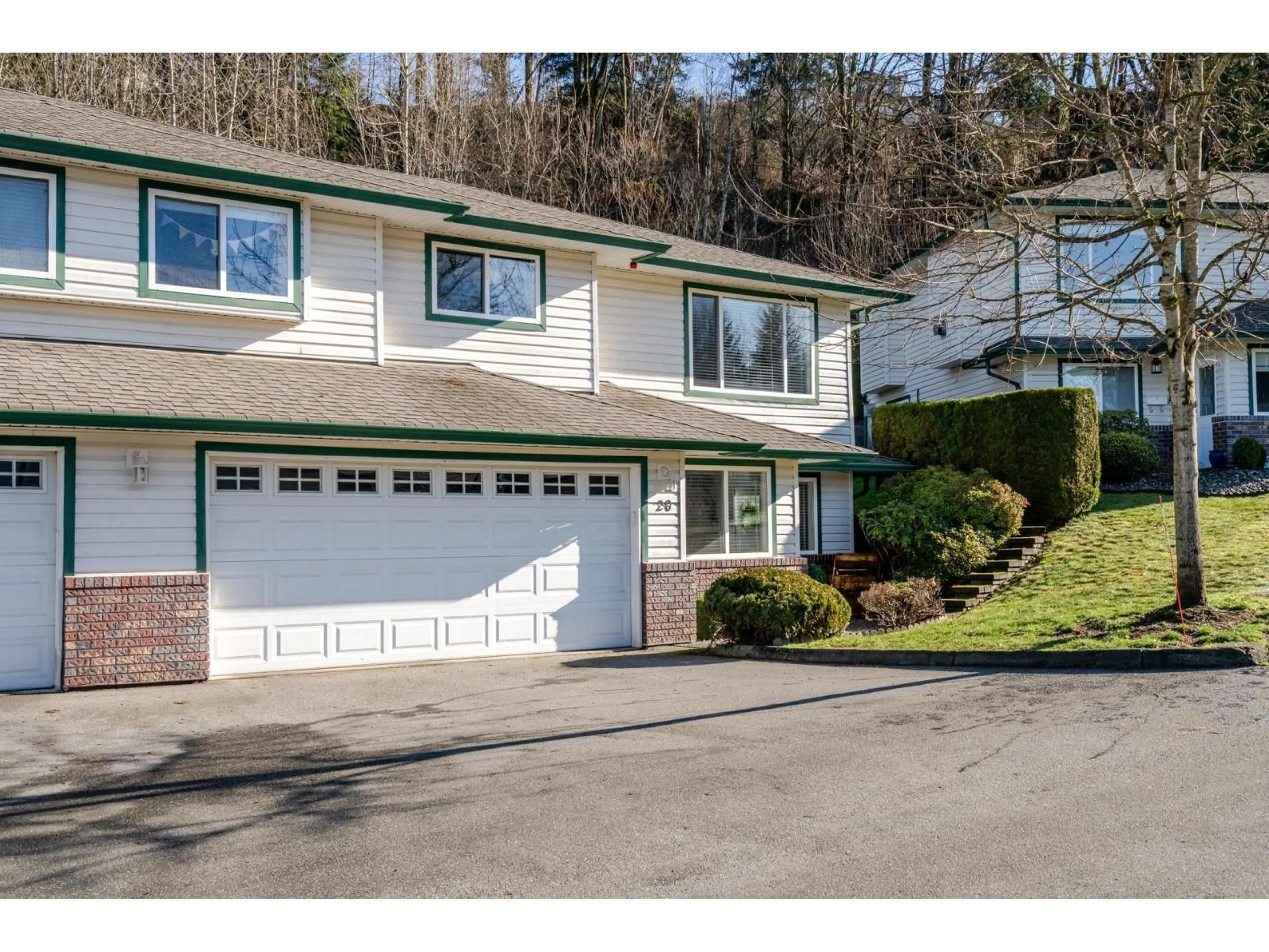 Home with vinyl exterior material, street for 20 - 34250 HAZELWOOD AVENUE, Abbotsford British Columbia V2S7L4