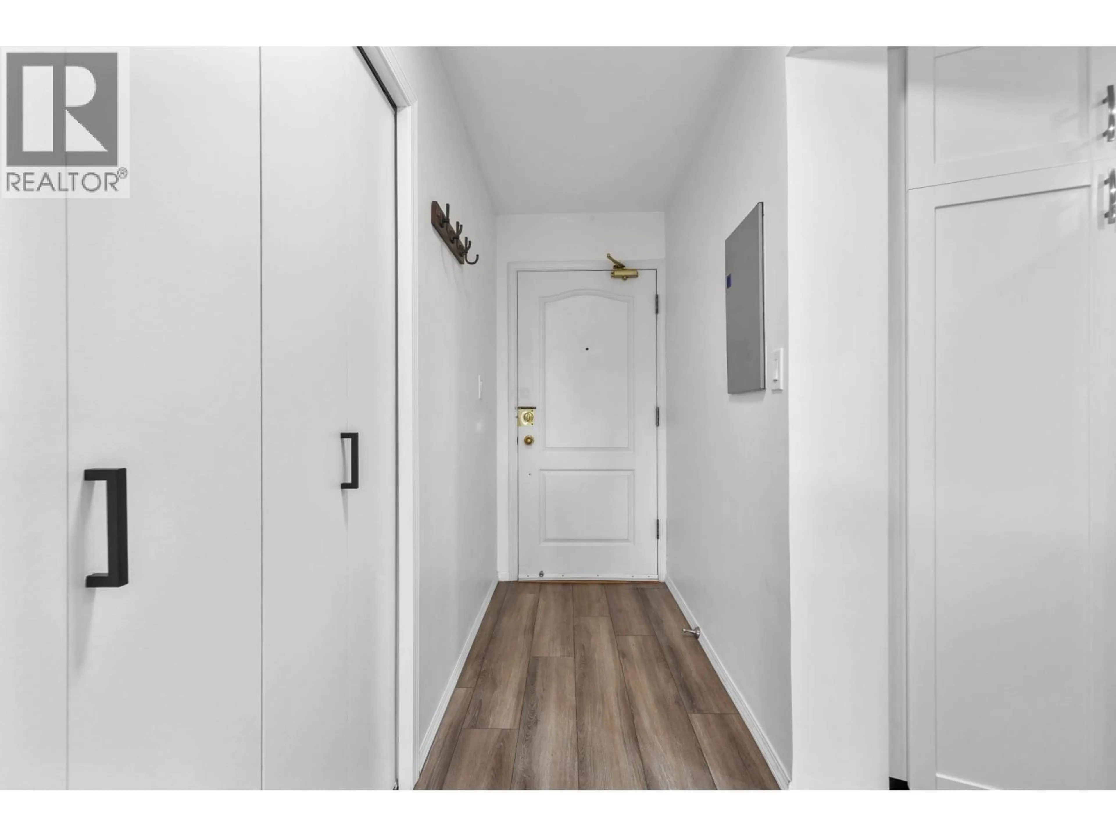 Indoor entryway for 803 - 995 ROCHE POINT DRIVE, North Vancouver British Columbia V7H2X4