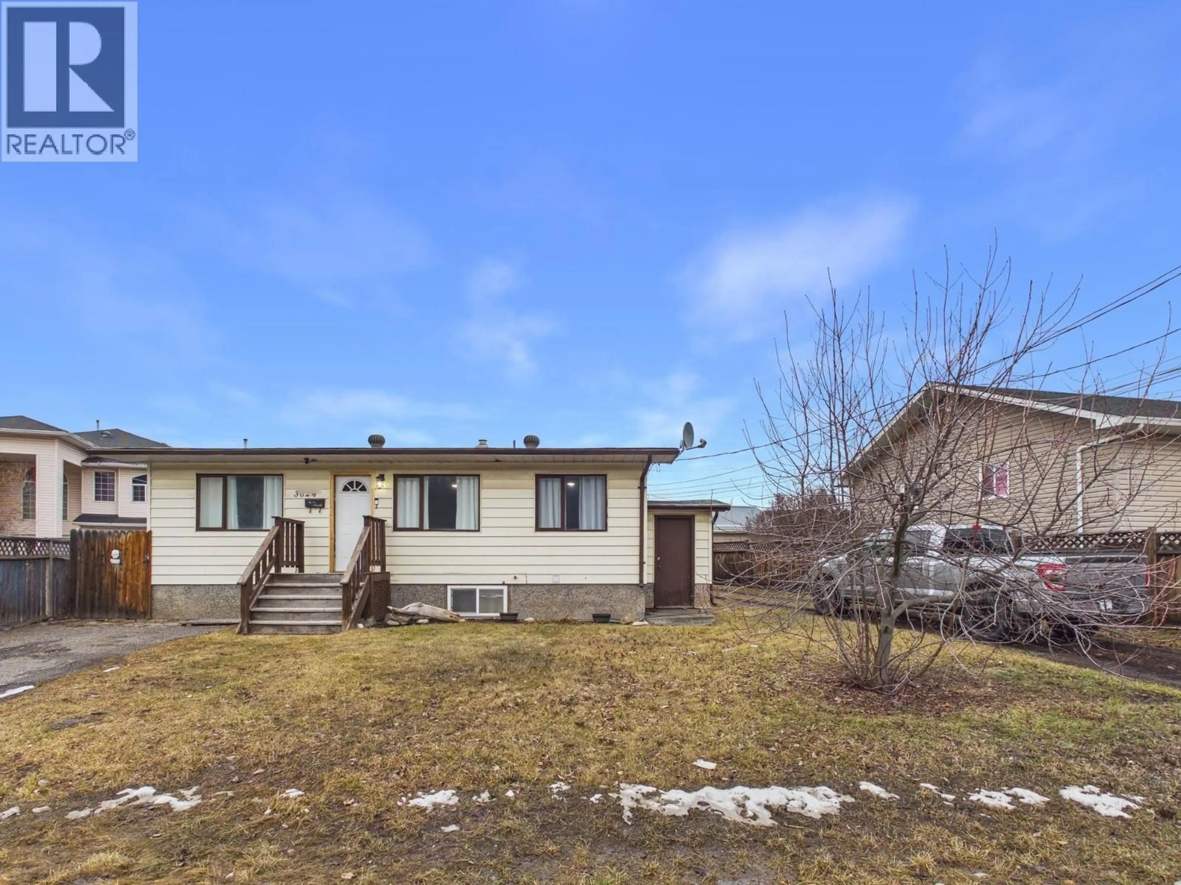 A pic from outside/outdoor area/front of a property/back of a property/a pic from drone, mountain view for 3024 EDWARDS DRIVE, Williams Lake British Columbia V2G1Y3