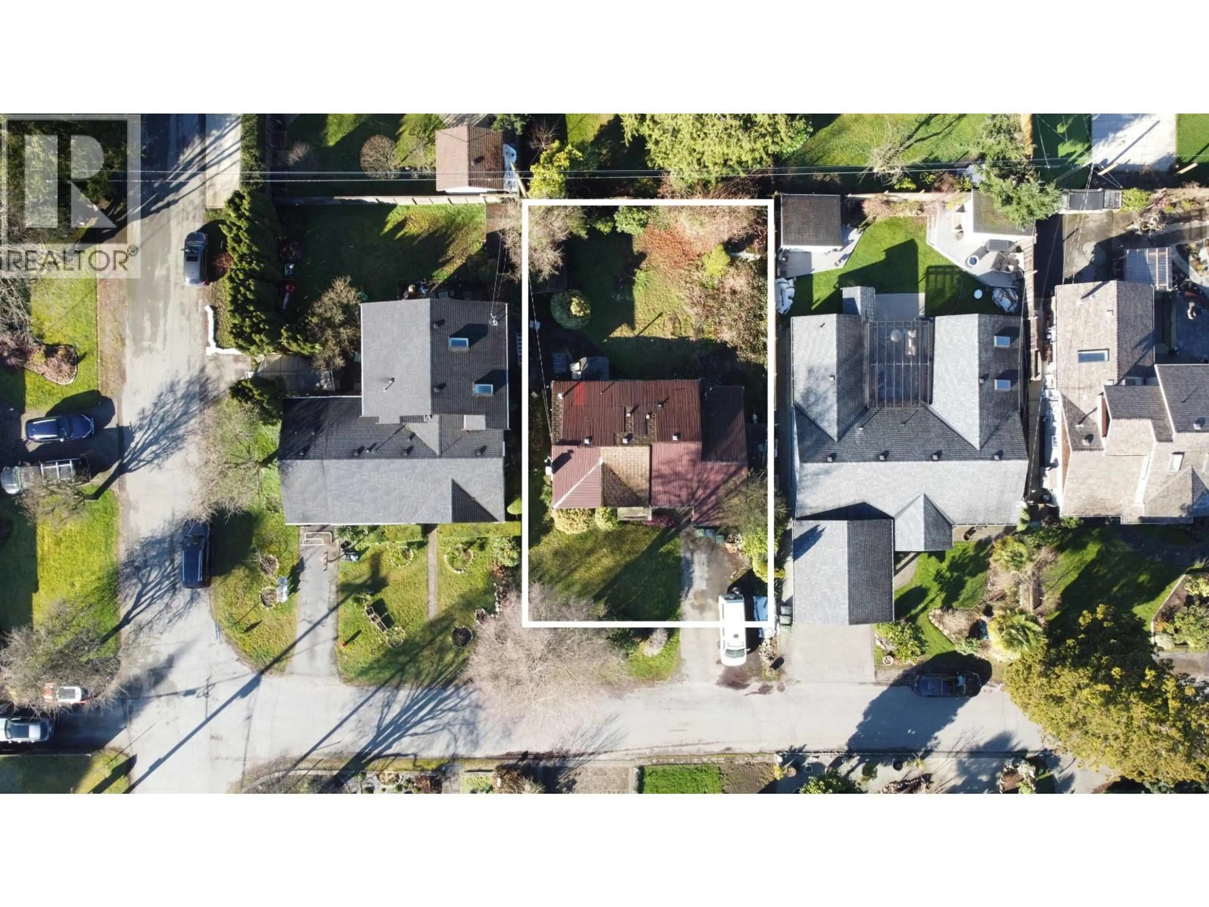A pic from outside/outdoor area/front of a property/back of a property/a pic from drone, street for 1319 COTTONWOOD CRESCENT, North Vancouver British Columbia V7P1L1