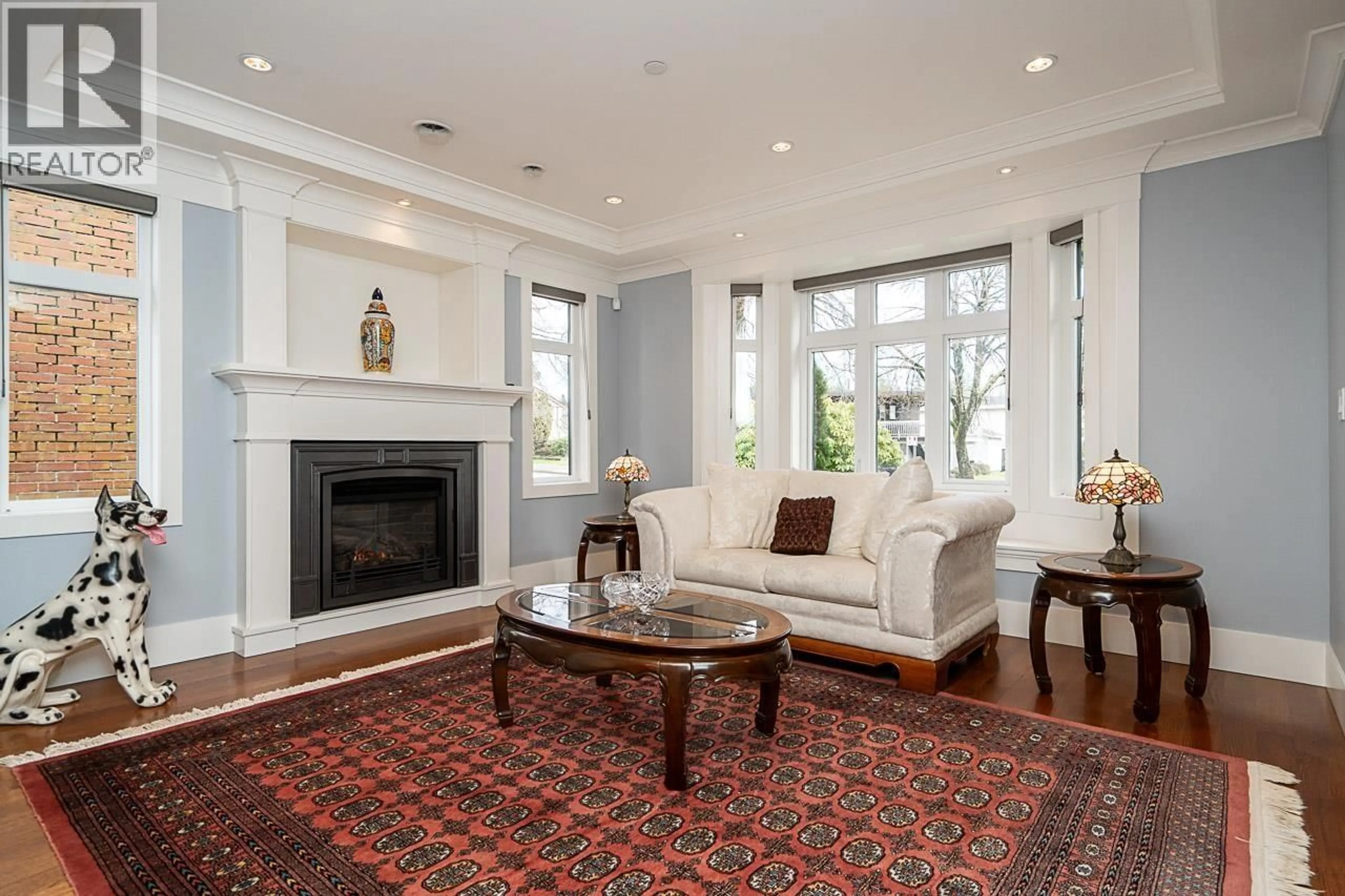 Living room with furniture, unknown for 6907 TYNE STREET, Vancouver British Columbia V5S3M4