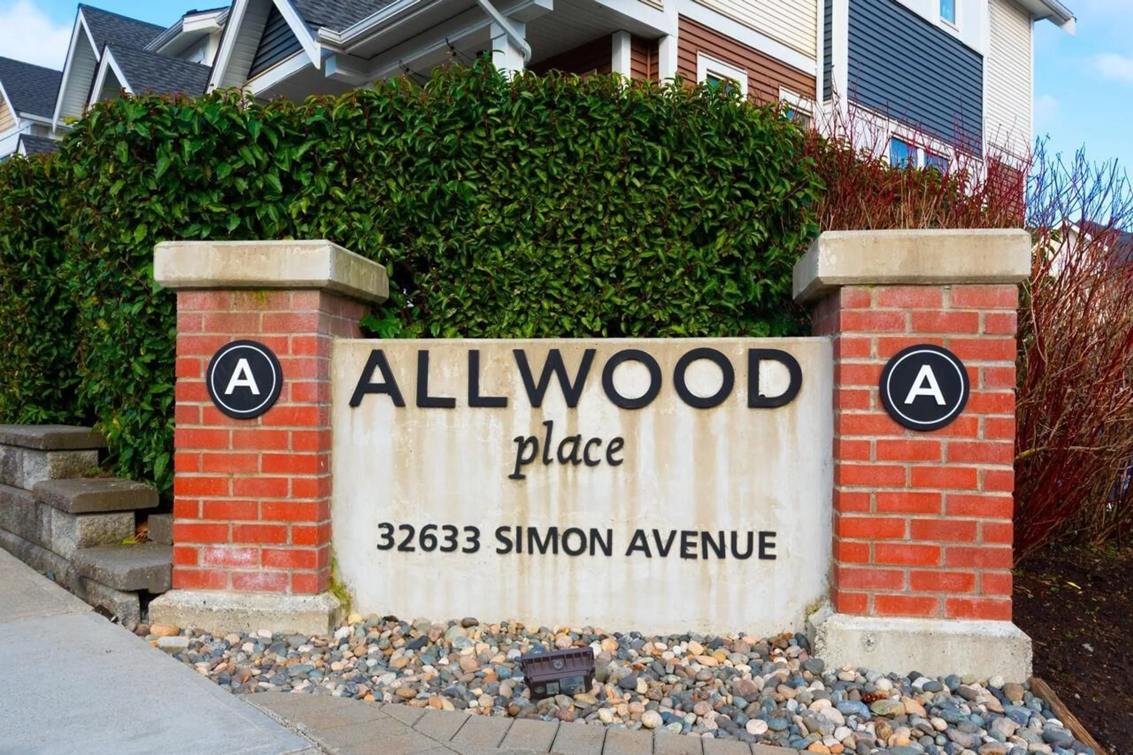 Indoor foyer for 142 - 32633 SIMON AVENUE, Abbotsford British Columbia V2T0G9