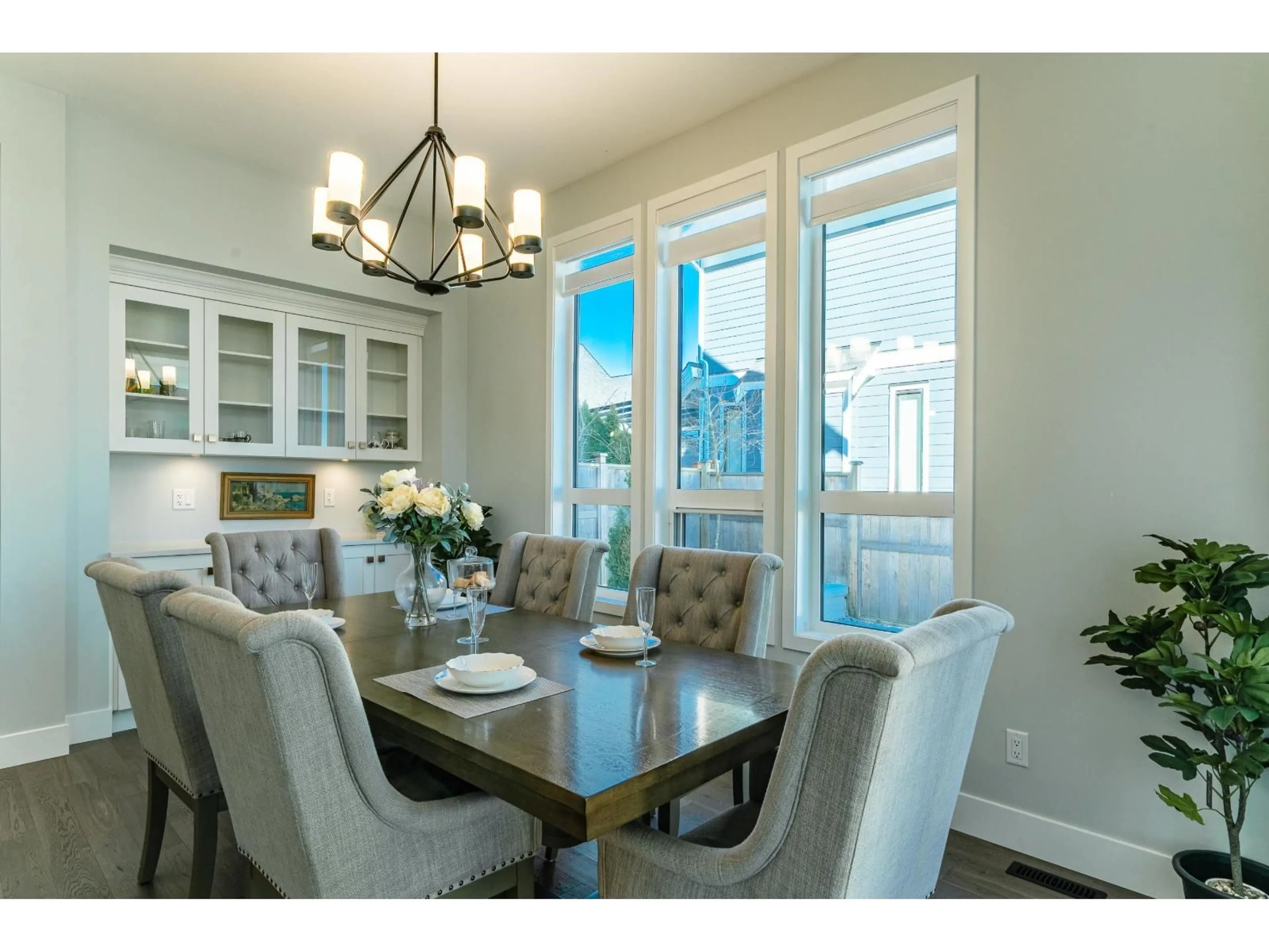 Dining room, wood/laminate floor for 2112 166 STREET, Surrey British Columbia V3Z9X9