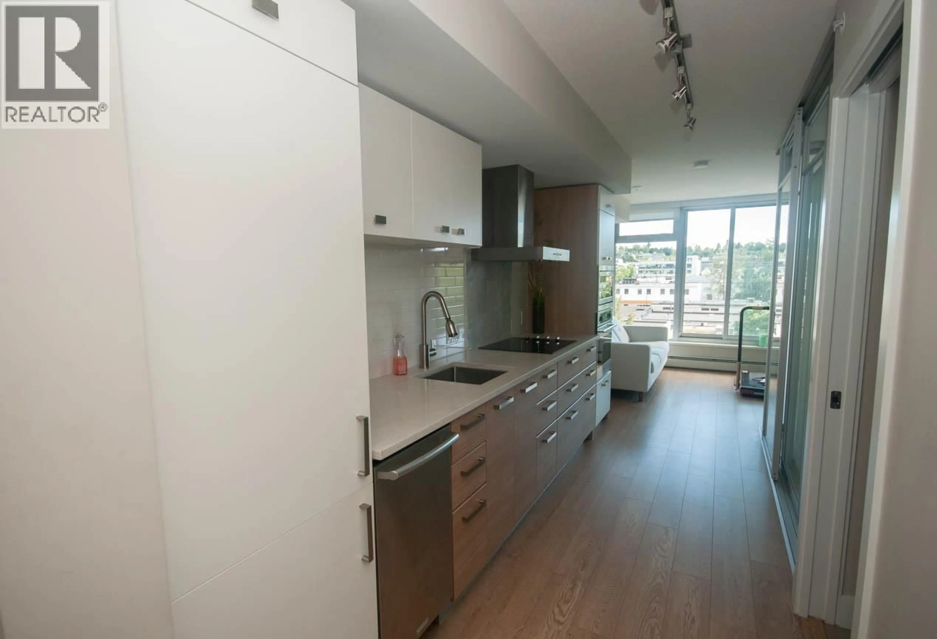 Standard kitchen, unknown for 611 - 1783 MANITOBA STREET, Vancouver British Columbia V5Y0K1