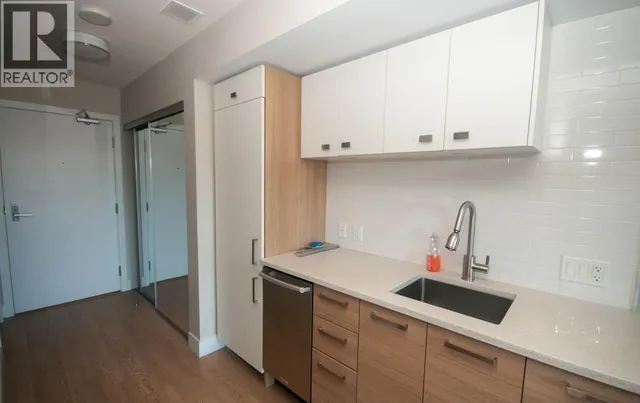 611 - 1783 MANITOBA STREET, Vancouver 3