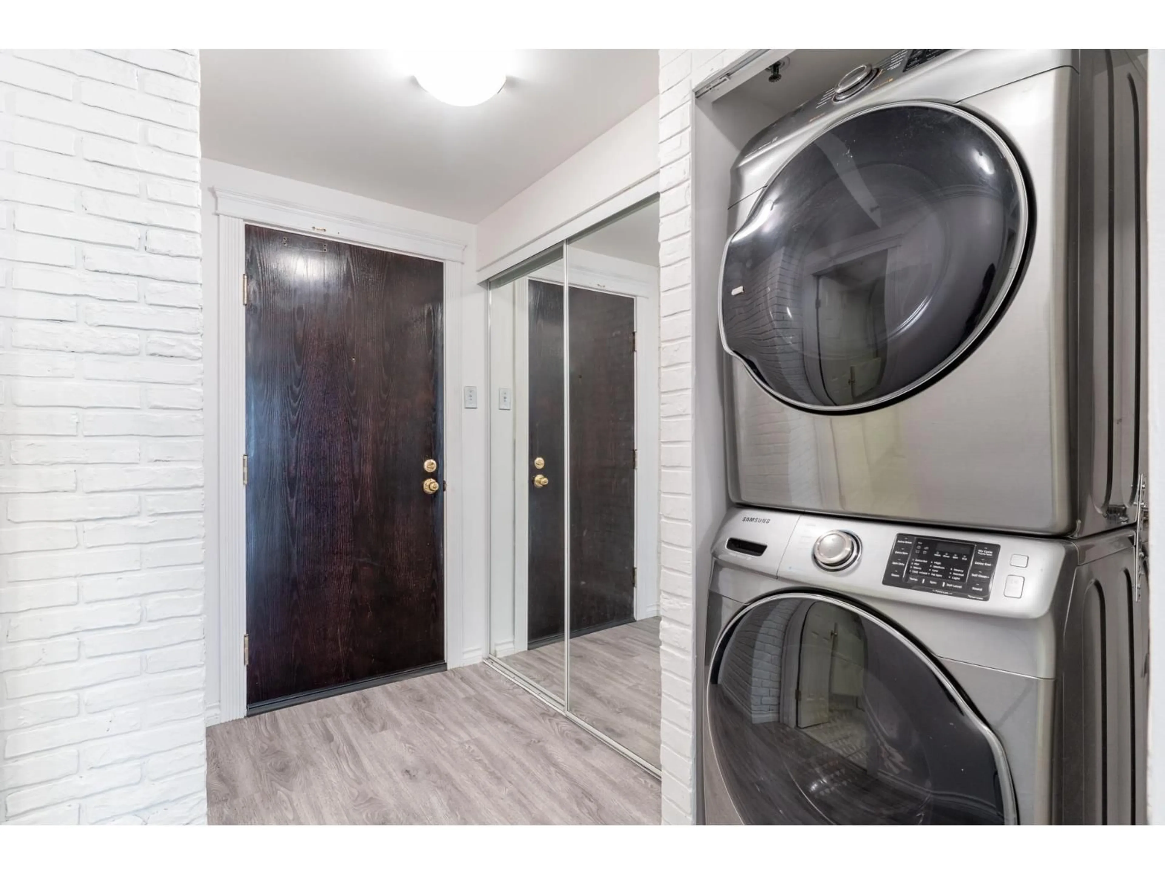 Laundry room for 808 - 10082 148 STREET, Surrey British Columbia V3R0S3