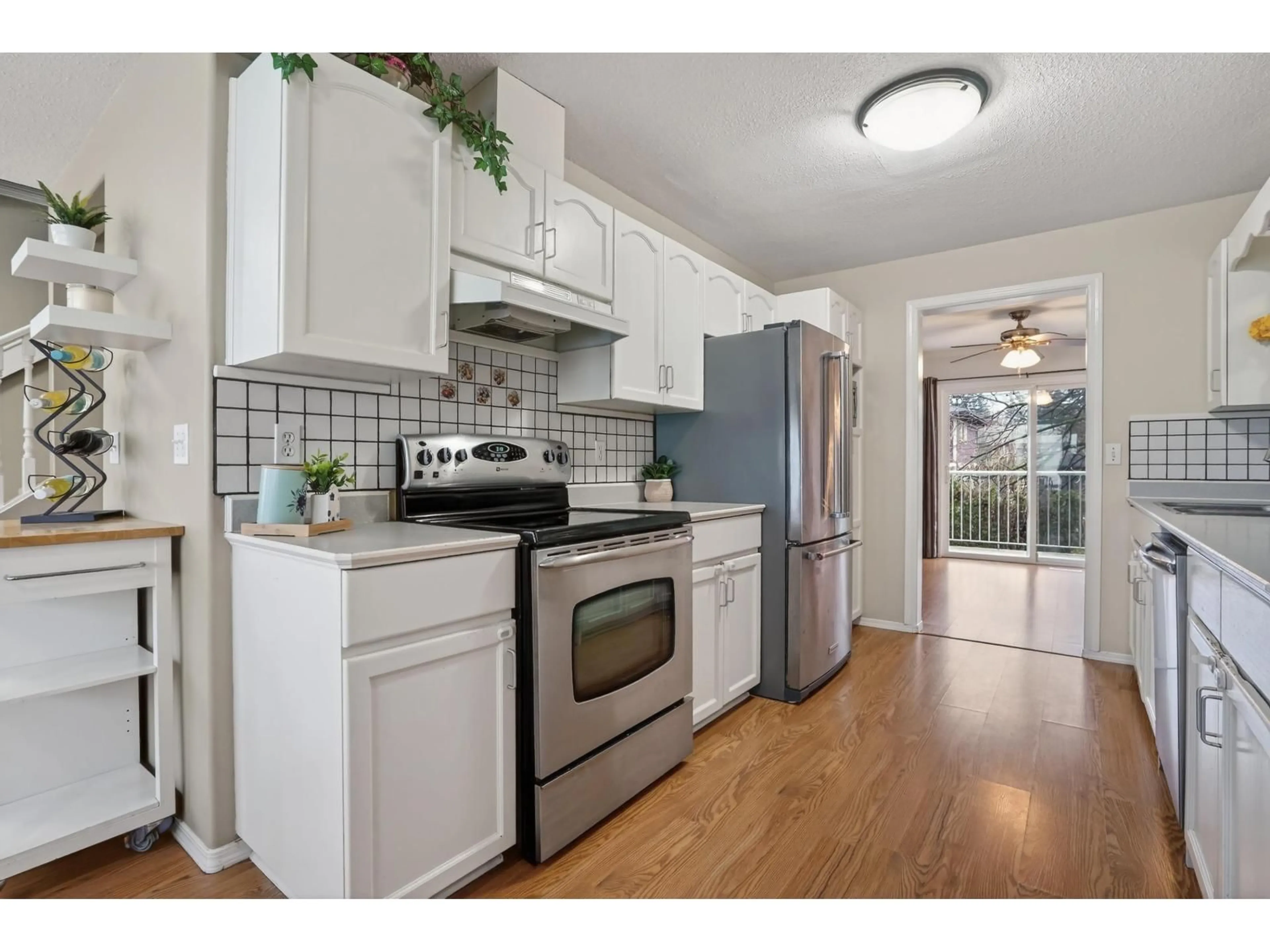 Standard kitchen, unknown for 28 - 45286 WATSON ROAD, Chilliwack British Columbia V2R3J4