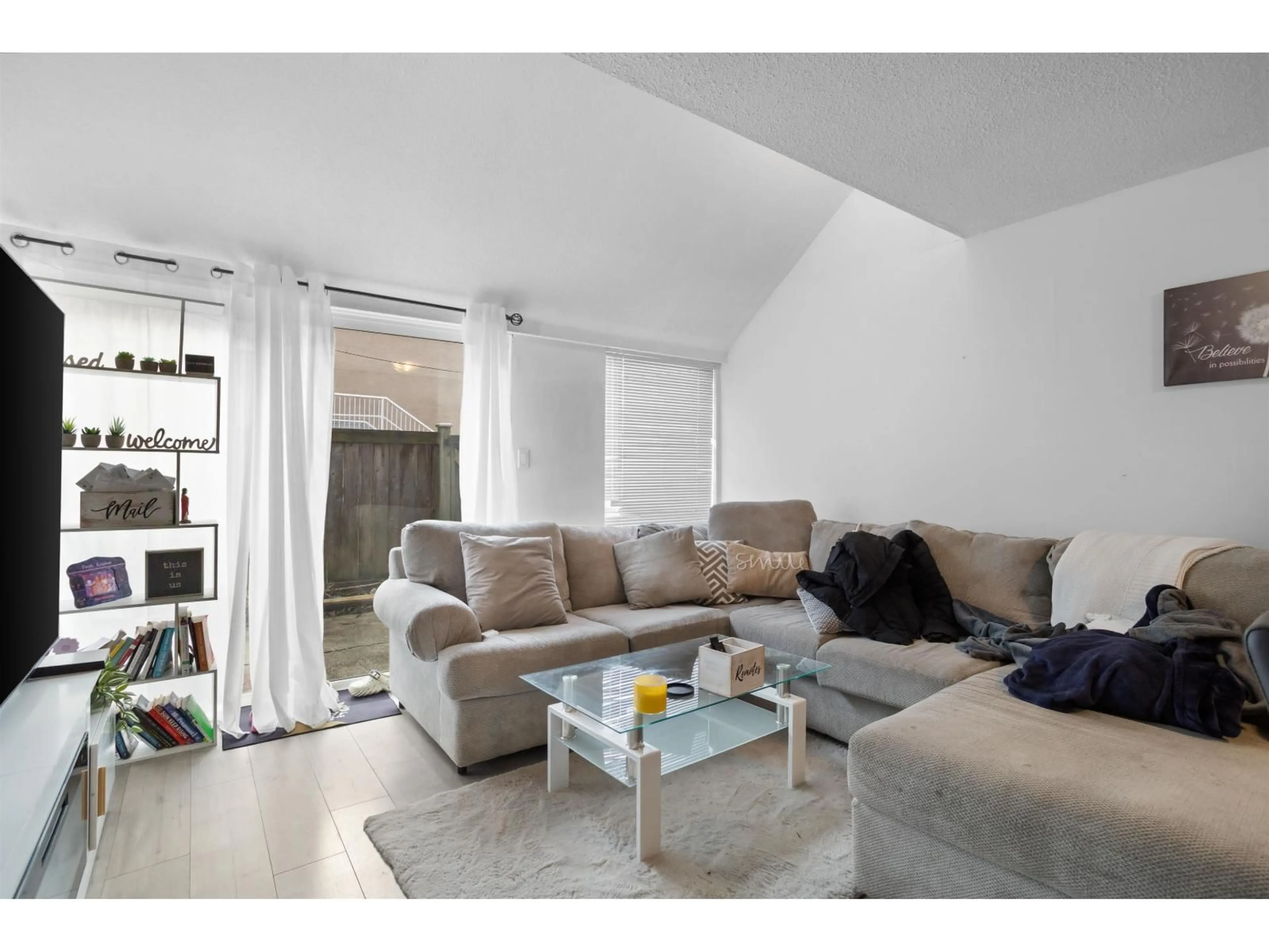 Living room with furniture, unknown for 78 - 17714 60 AVENUE, Surrey British Columbia V3S1V2