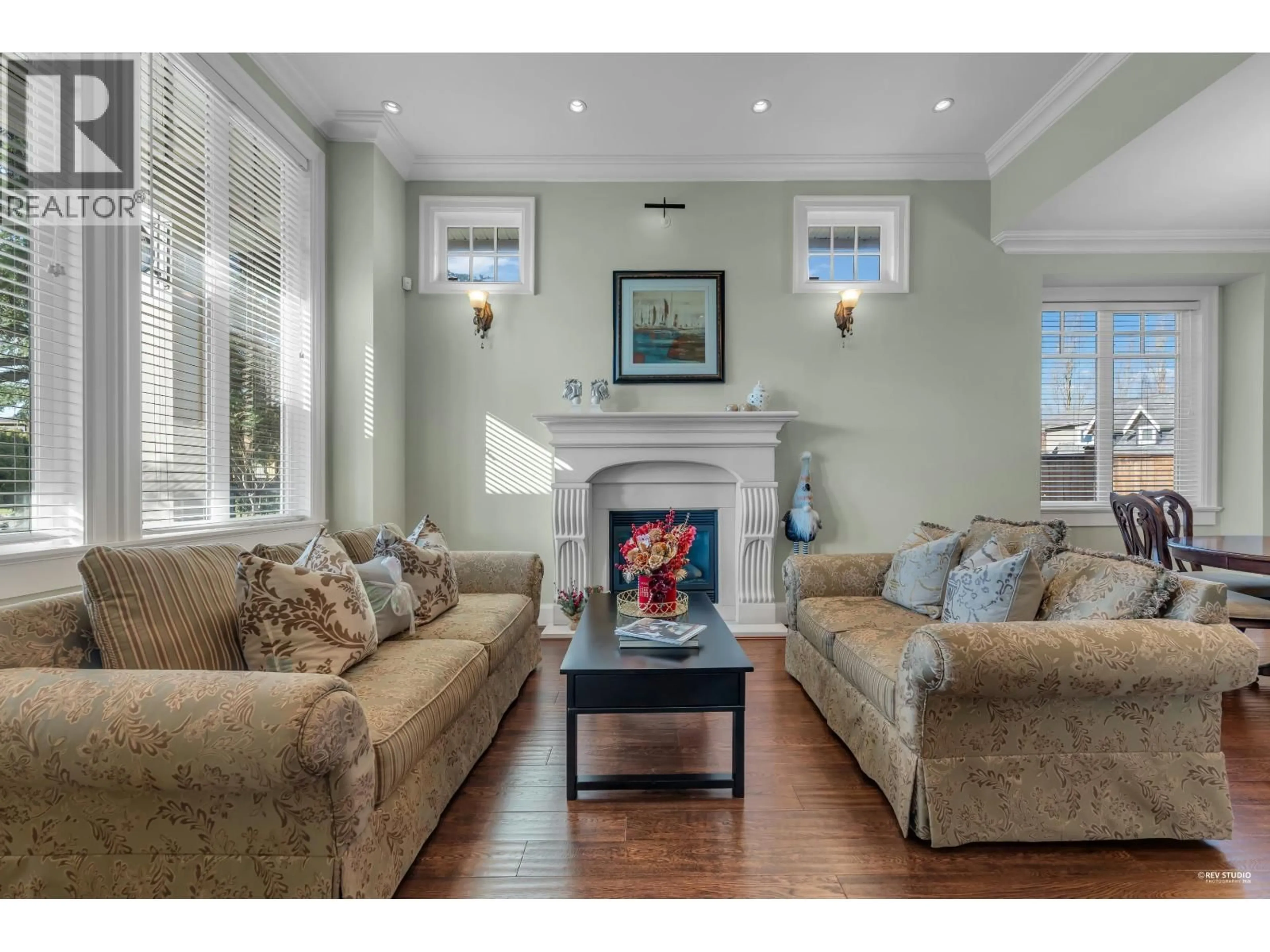 Living room with furniture, unknown for 3317 BENTINCK PLACE, Richmond British Columbia V7C4H3