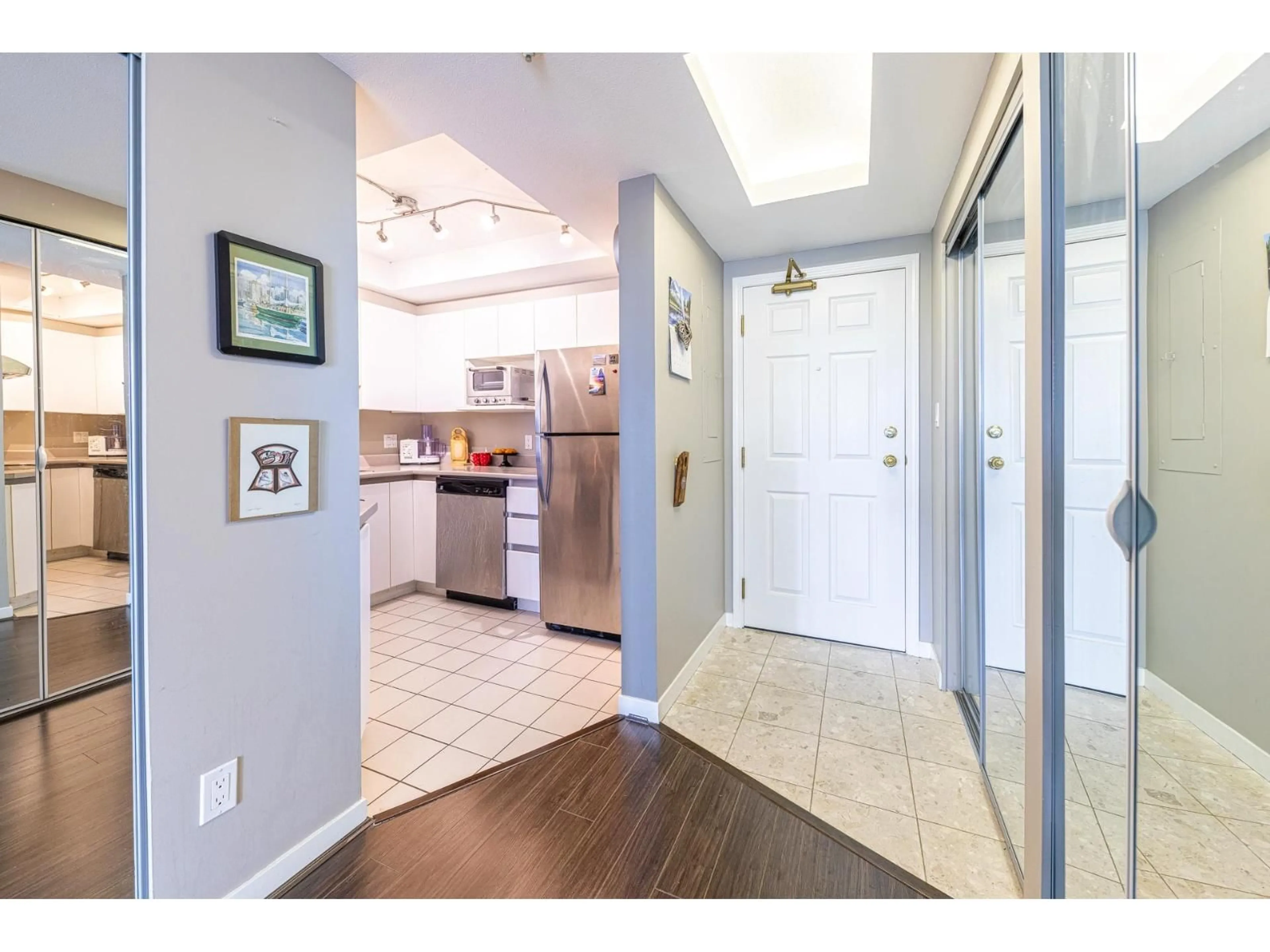 Indoor entryway for 702 - 13383 108 AVENUE, Surrey British Columbia V3T5T6