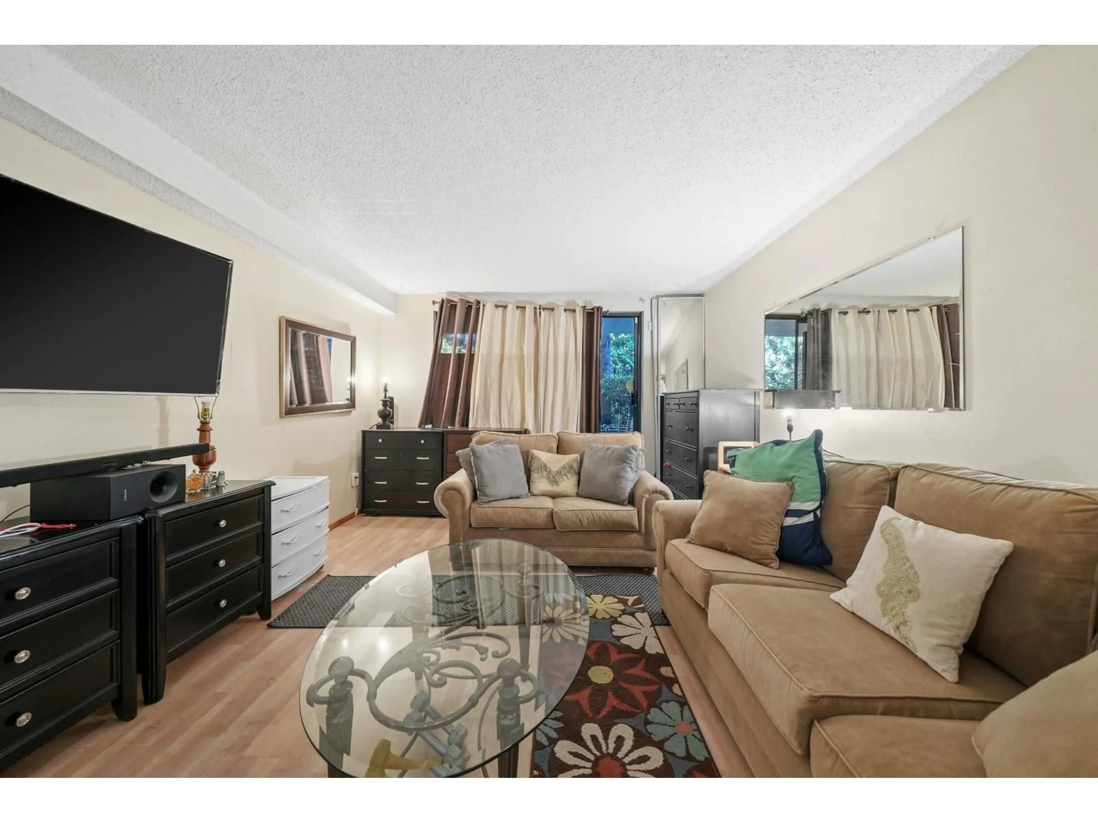 Living room with furniture, unknown for 106 - 10626 151A STREET, Surrey British Columbia V3R8K7