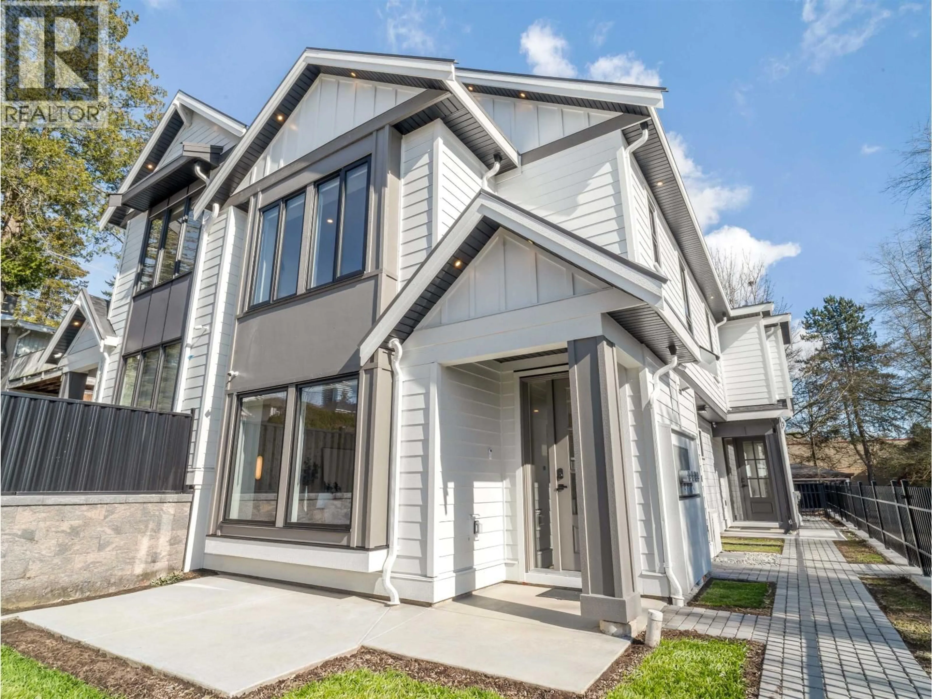 Home with vinyl exterior material, street for 103 - 359 LAVAL STREET, Coquitlam British Columbia V3K4W7