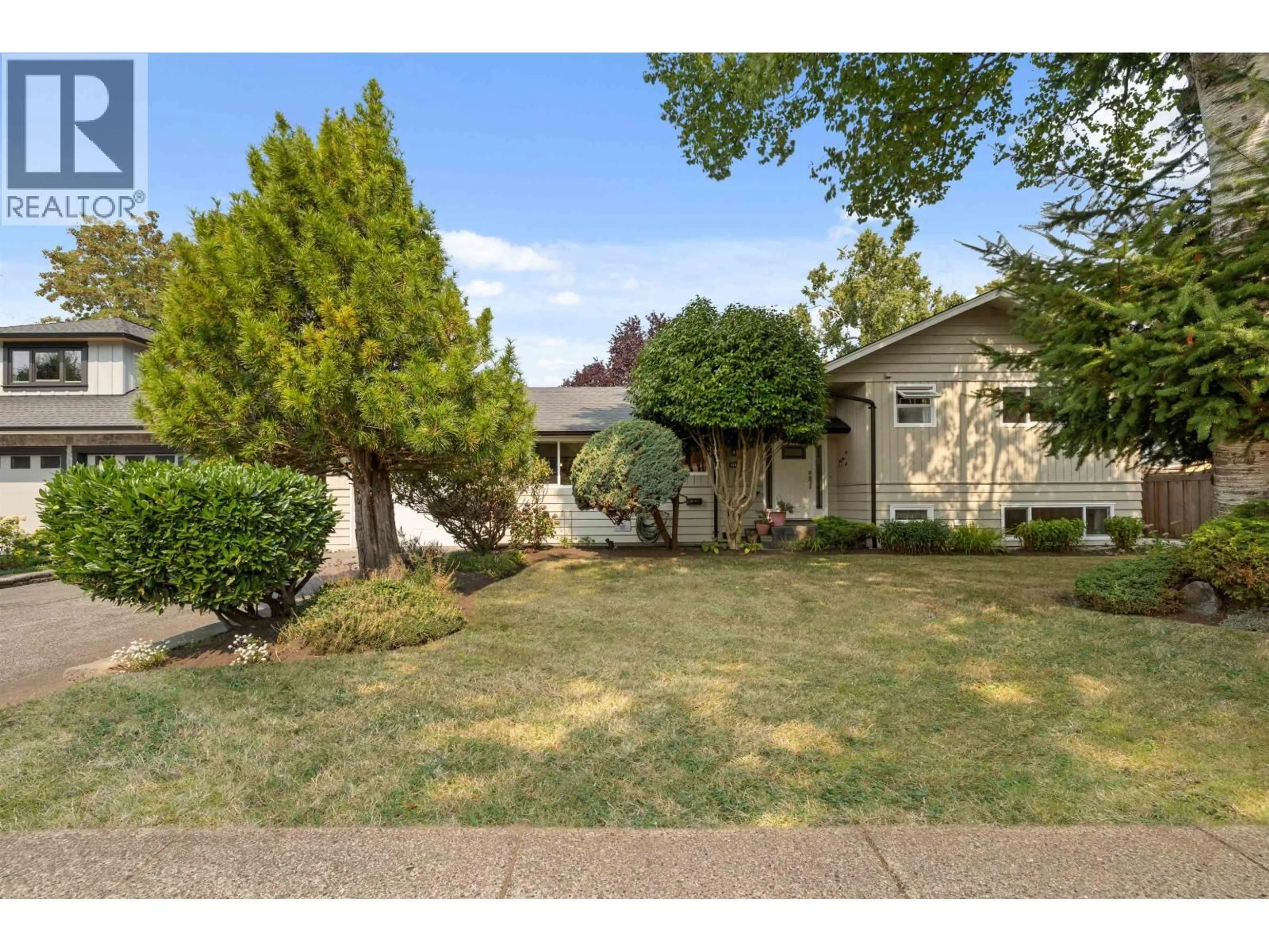 A pic from outside/outdoor area/front of a property/back of a property/a pic from drone, street for 5259 12 AVENUE, Delta British Columbia V4M2B1