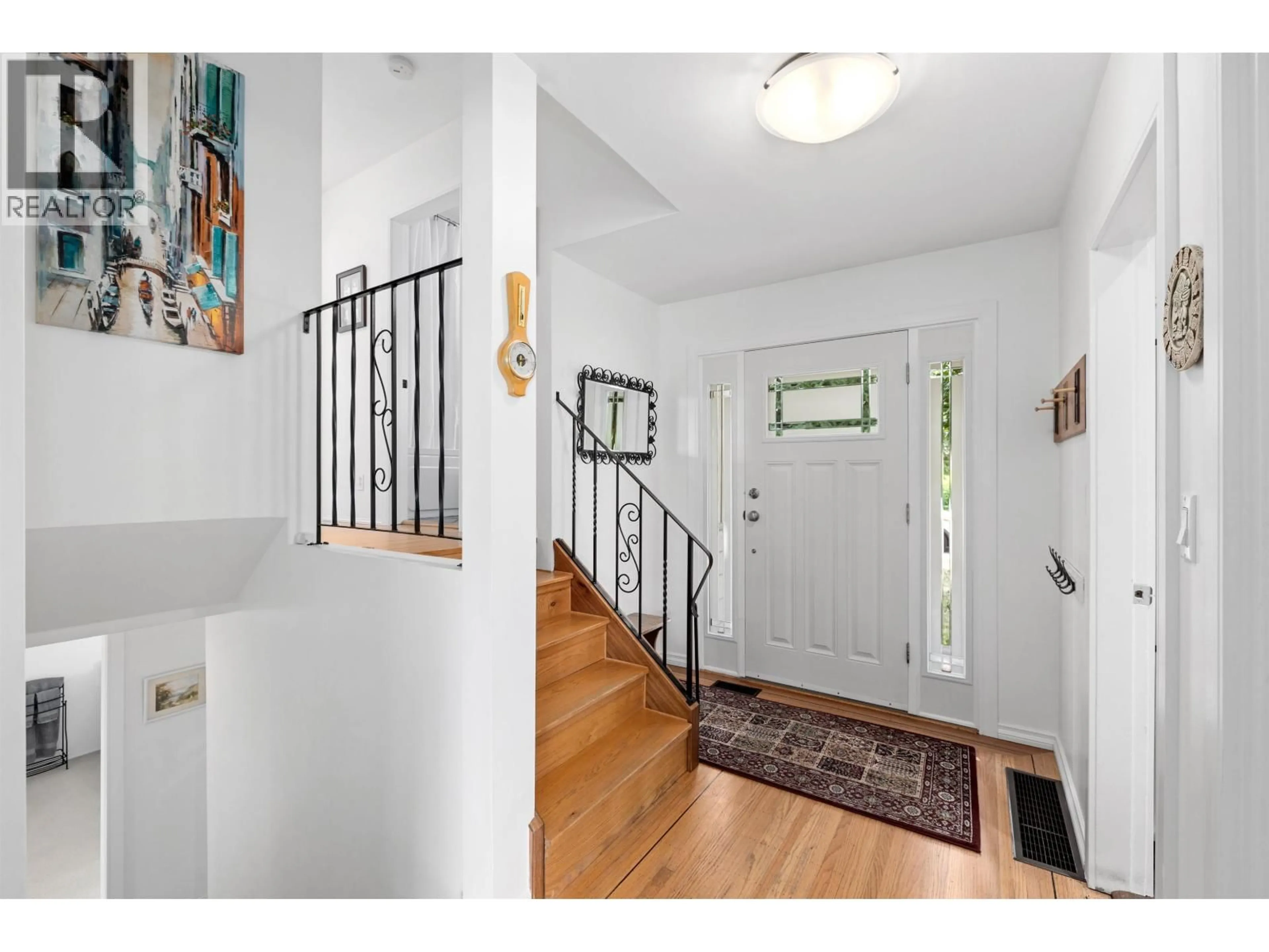 Indoor entryway for 5259 12 AVENUE, Delta British Columbia V4M2B1