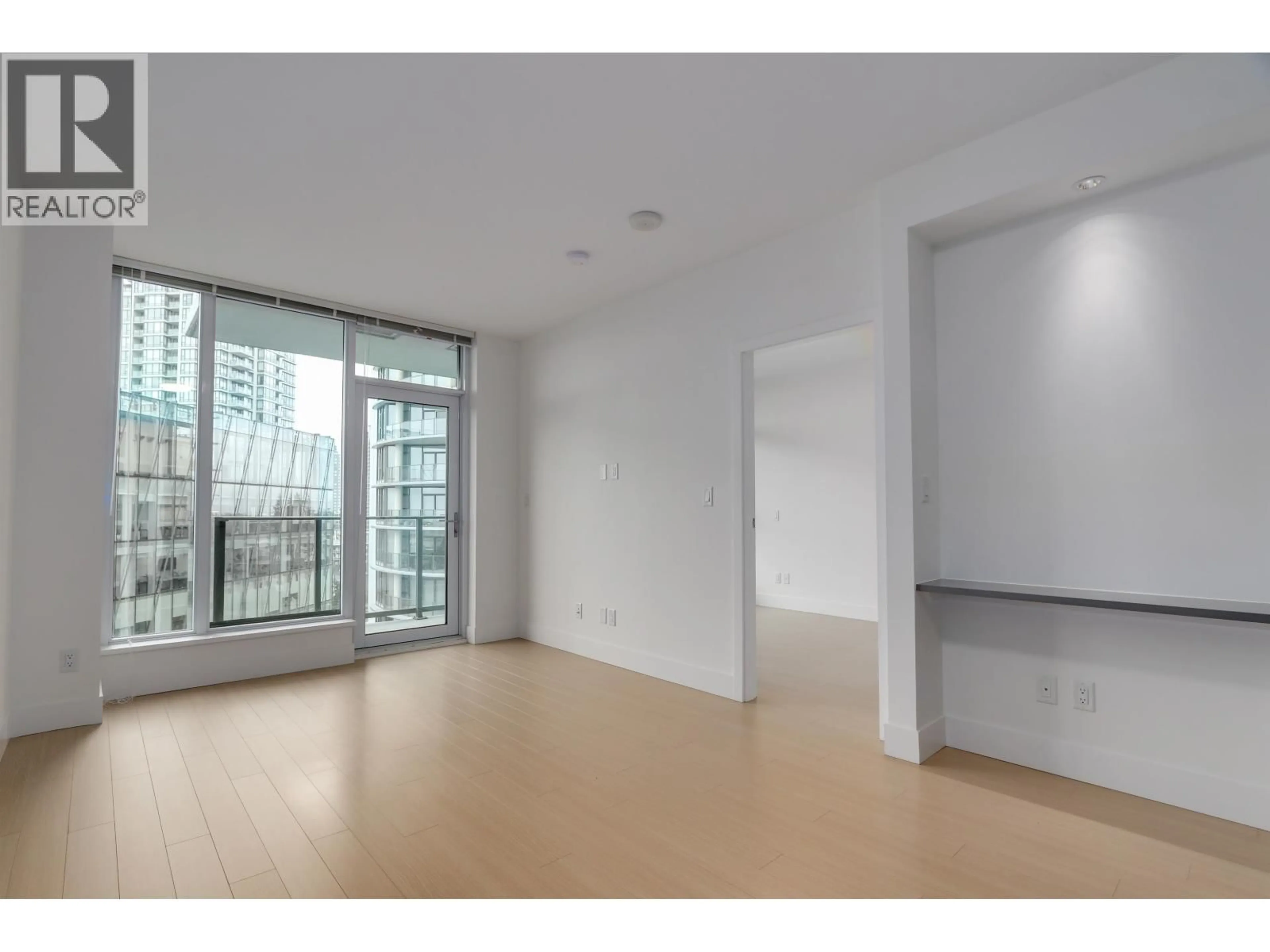 A pic of a room for 901 - 7388 KINGSWAY, Burnaby British Columbia V3N0G9