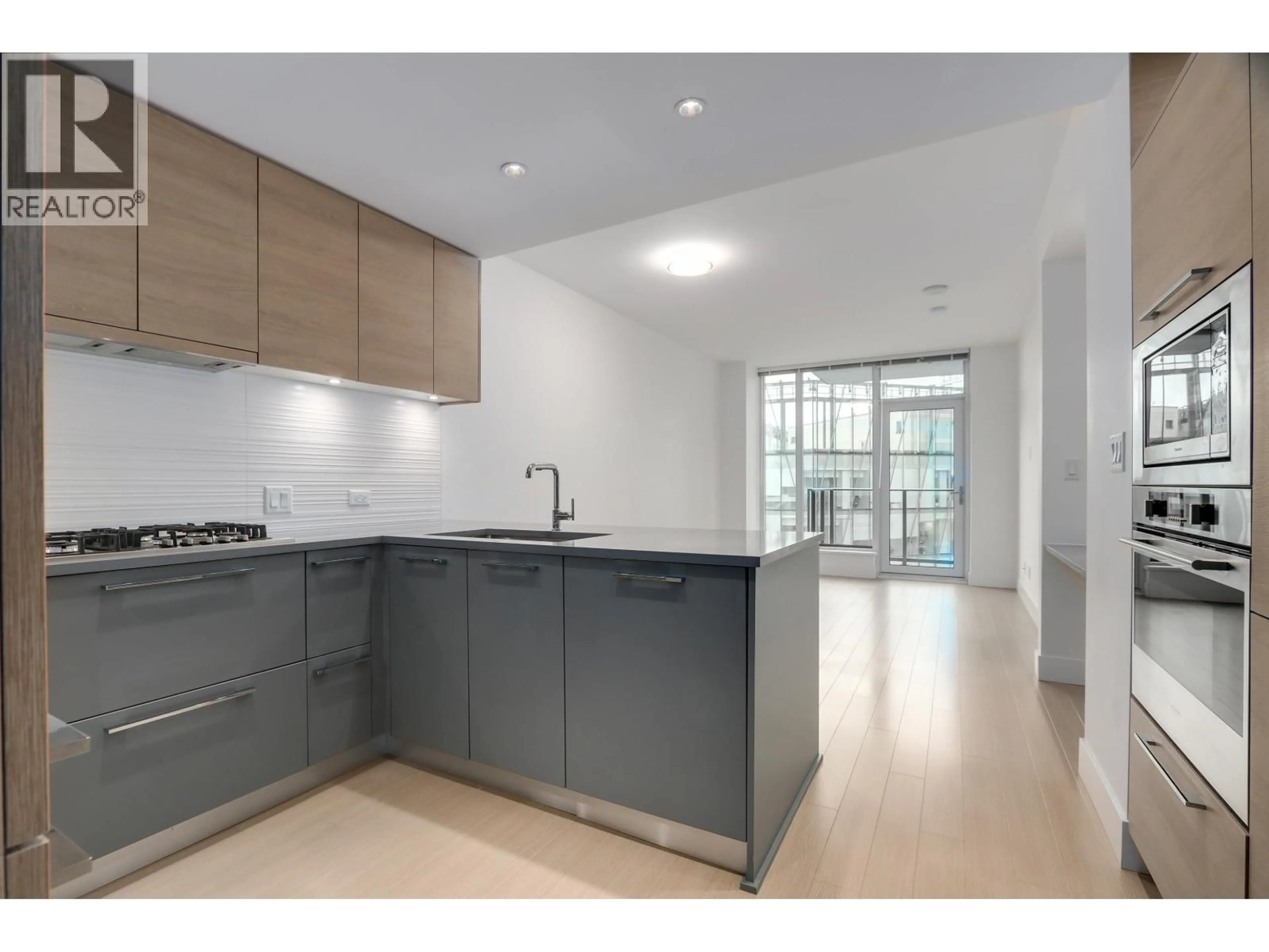 Standard kitchen, unknown for 901 - 7388 KINGSWAY, Burnaby British Columbia V3N0G9