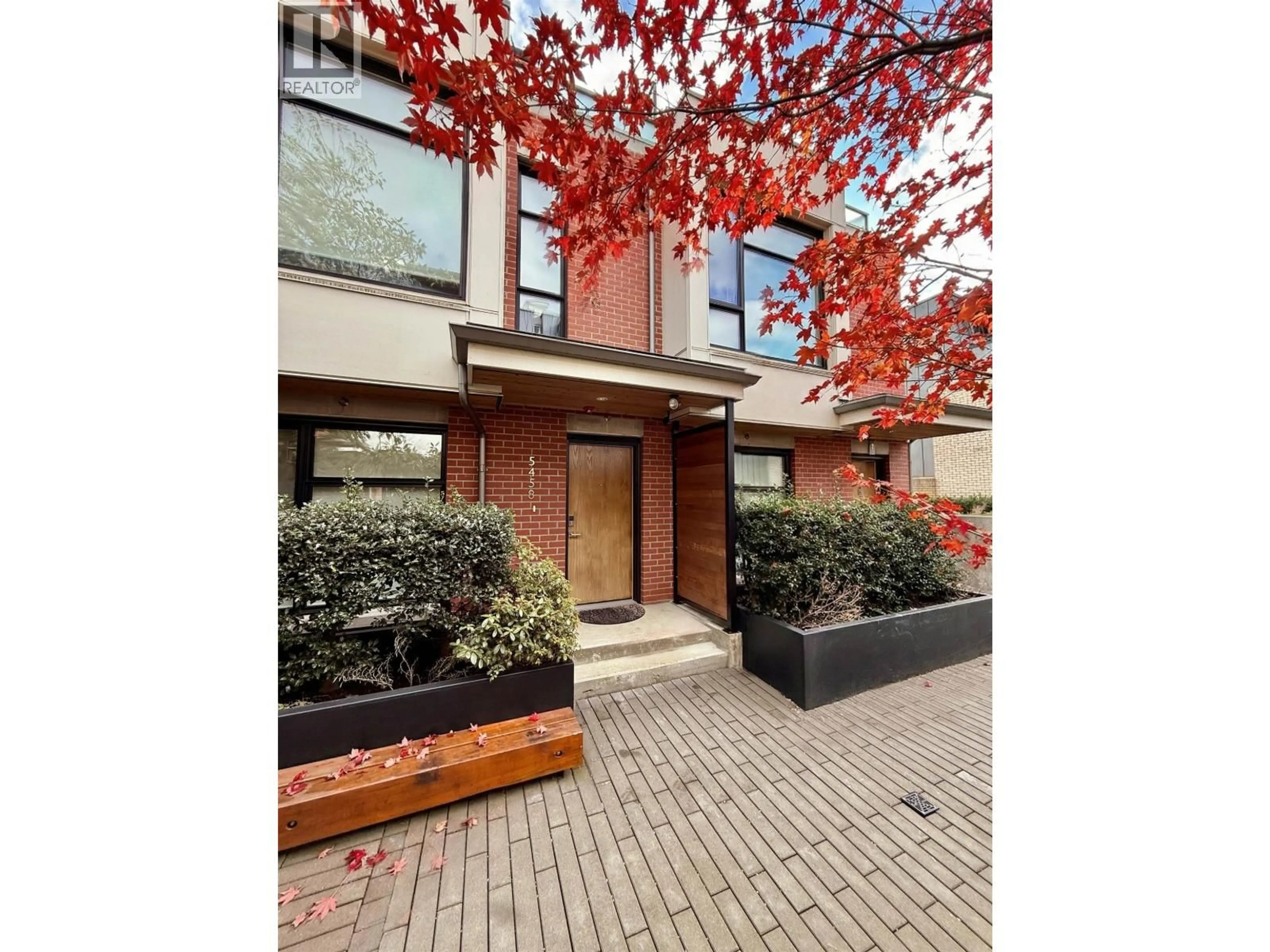 Unknown for 5458 OAK STREET, Vancouver British Columbia V6M2V6