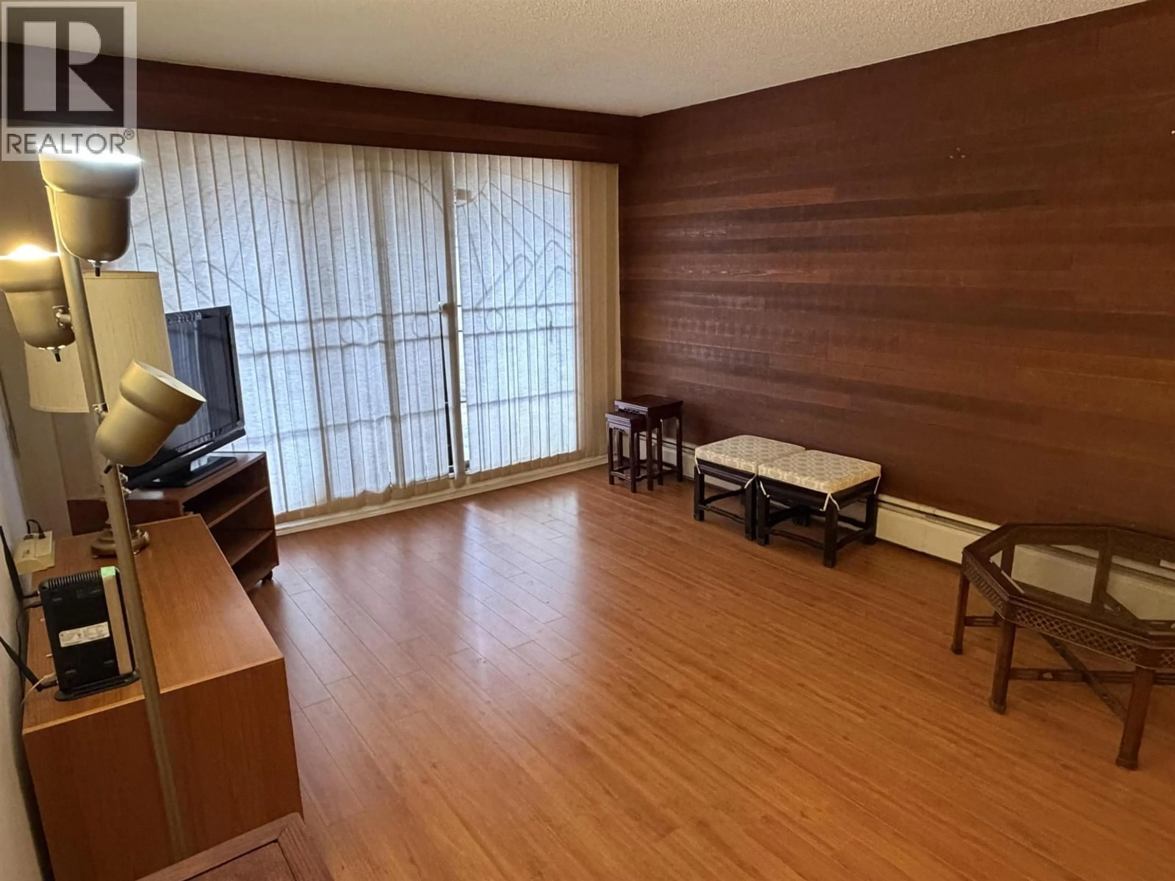 A pic of a room for 109 - 3925 KINGSWAY, Burnaby British Columbia V5H3Y7