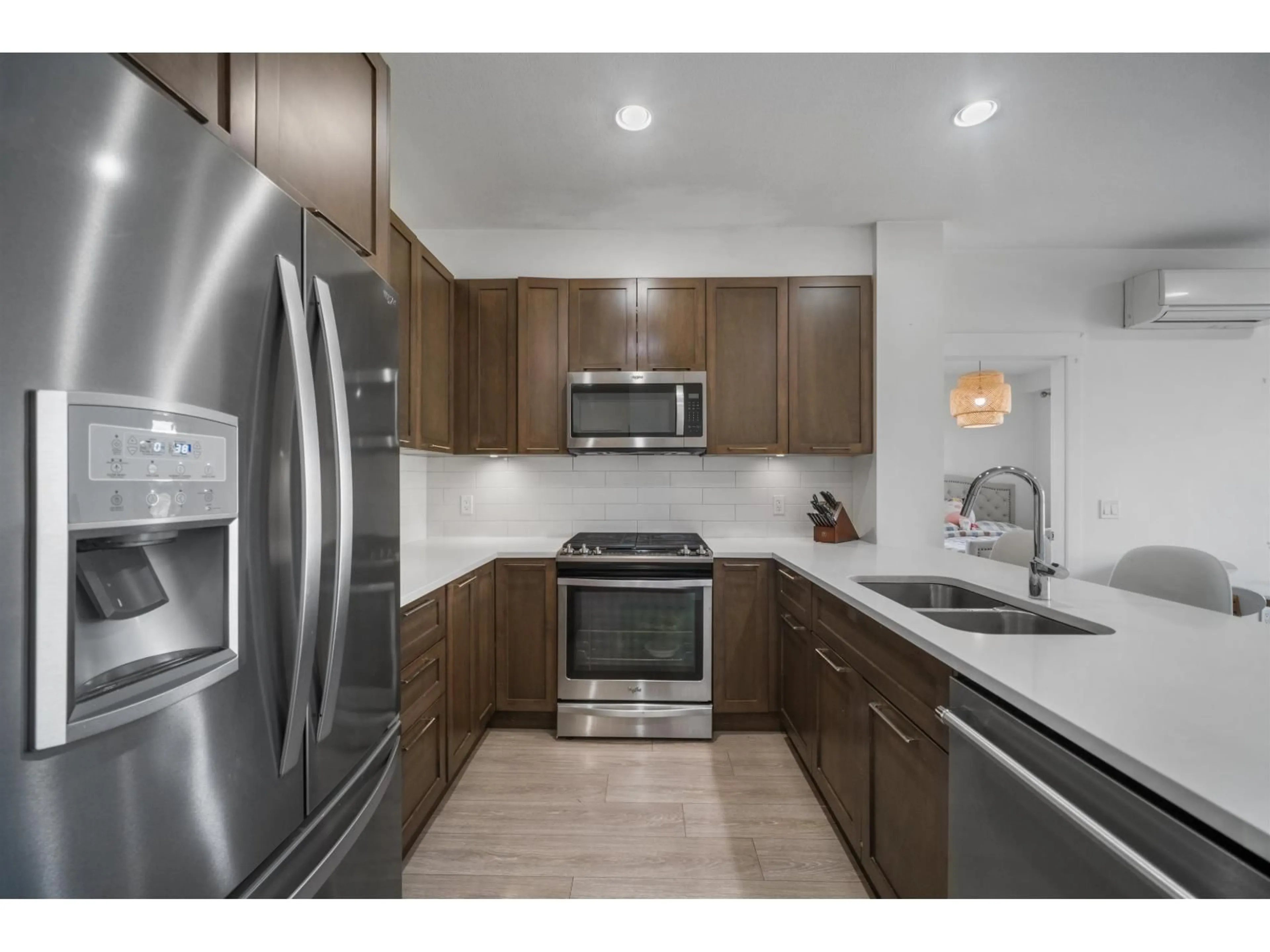 Standard kitchen, unknown for 303 - 22087 49 AVENUE, Langley British Columbia V3A0K4