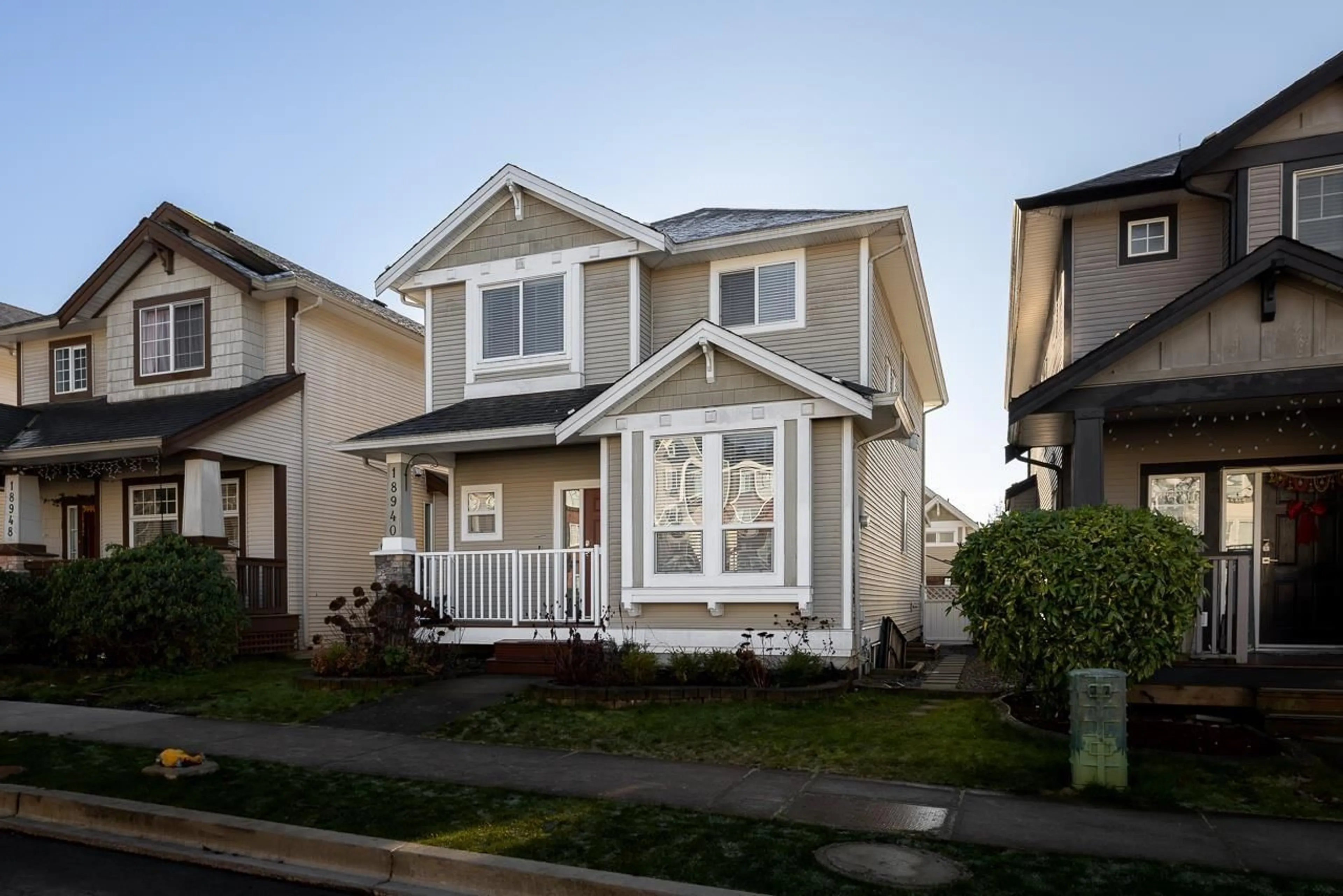 Home with vinyl exterior material, street for 18940 72 AVENUE, Surrey British Columbia V4N5M8