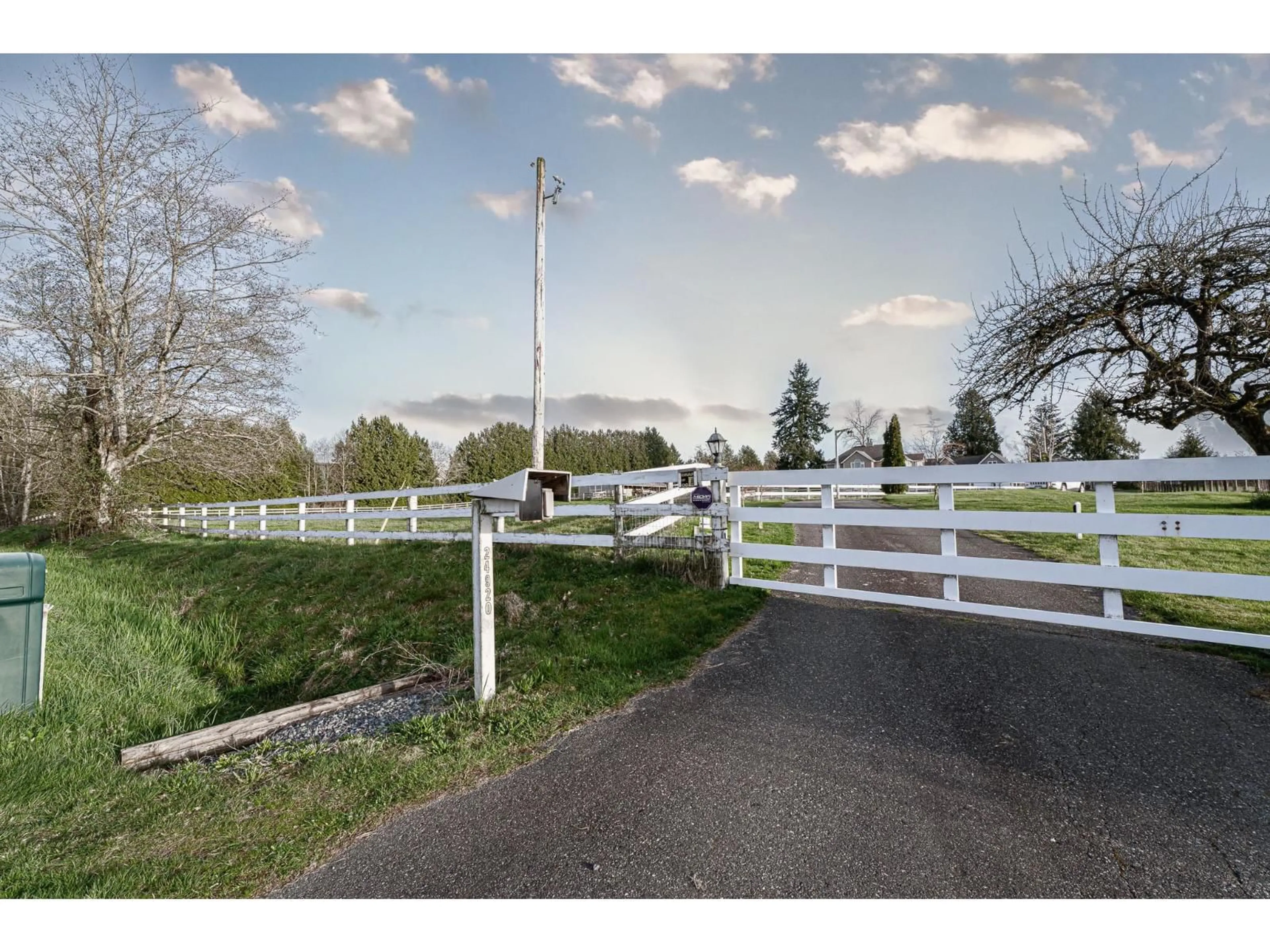 A pic from outside/outdoor area/front of a property/back of a property/a pic from drone, mountain view for 24920 30 AVENUE, Langley British Columbia V4W1X9