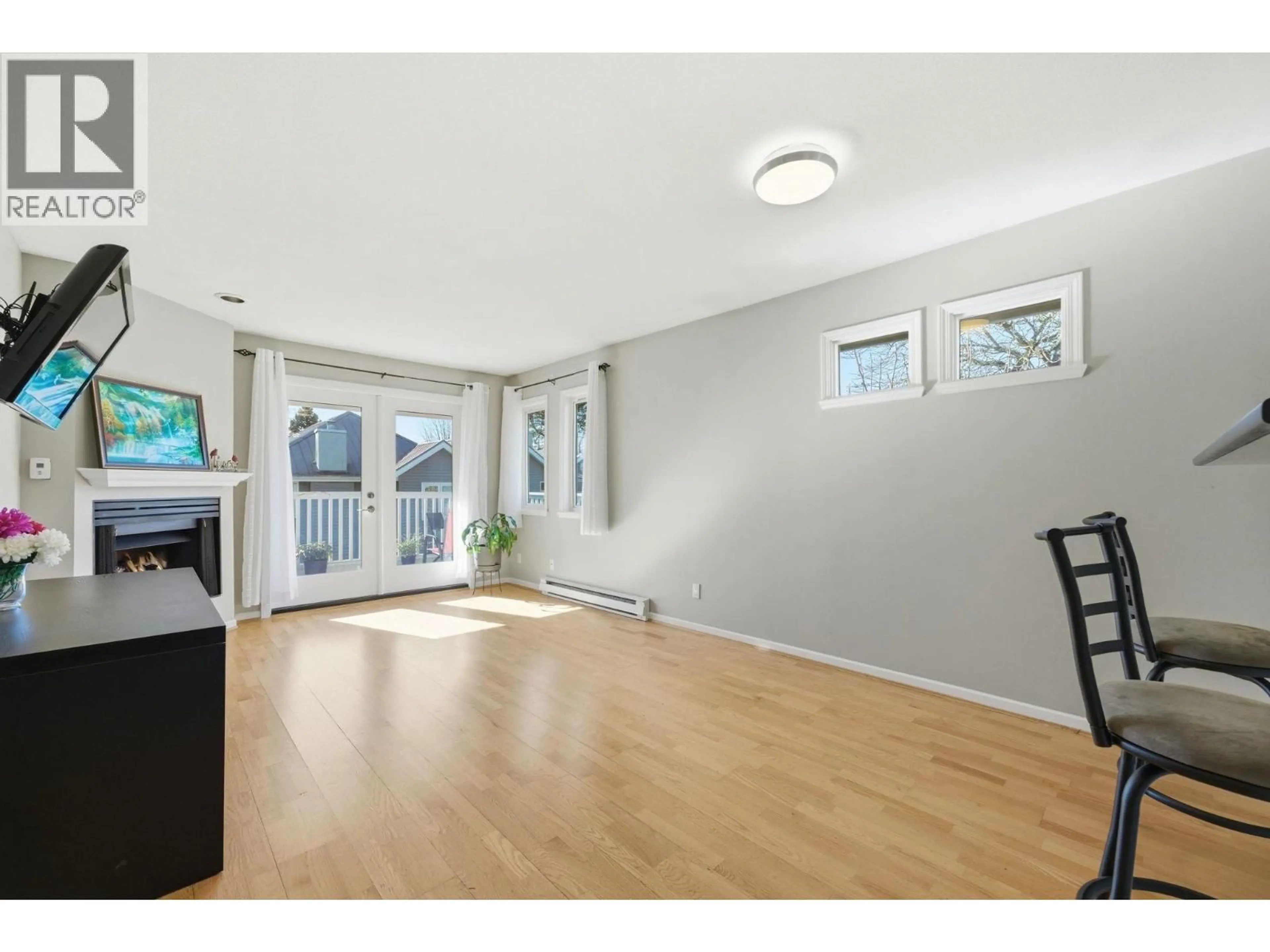 A pic of a room for 203 - 1538 BOWSER AVENUE, North Vancouver British Columbia V7P2Y3