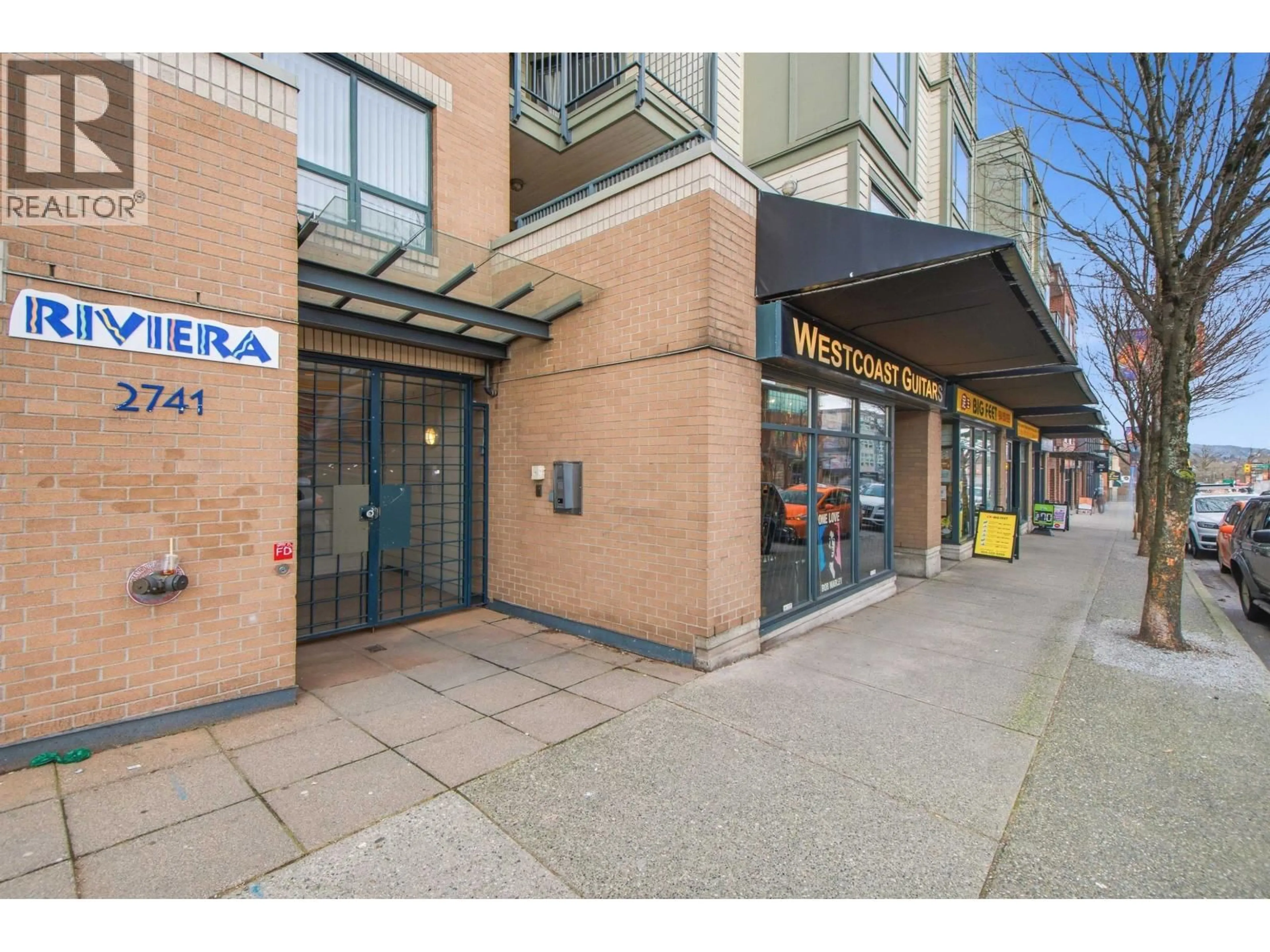 Indoor foyer for 201 - 2741 HASTINGS STREET, Vancouver British Columbia V5K1Z8