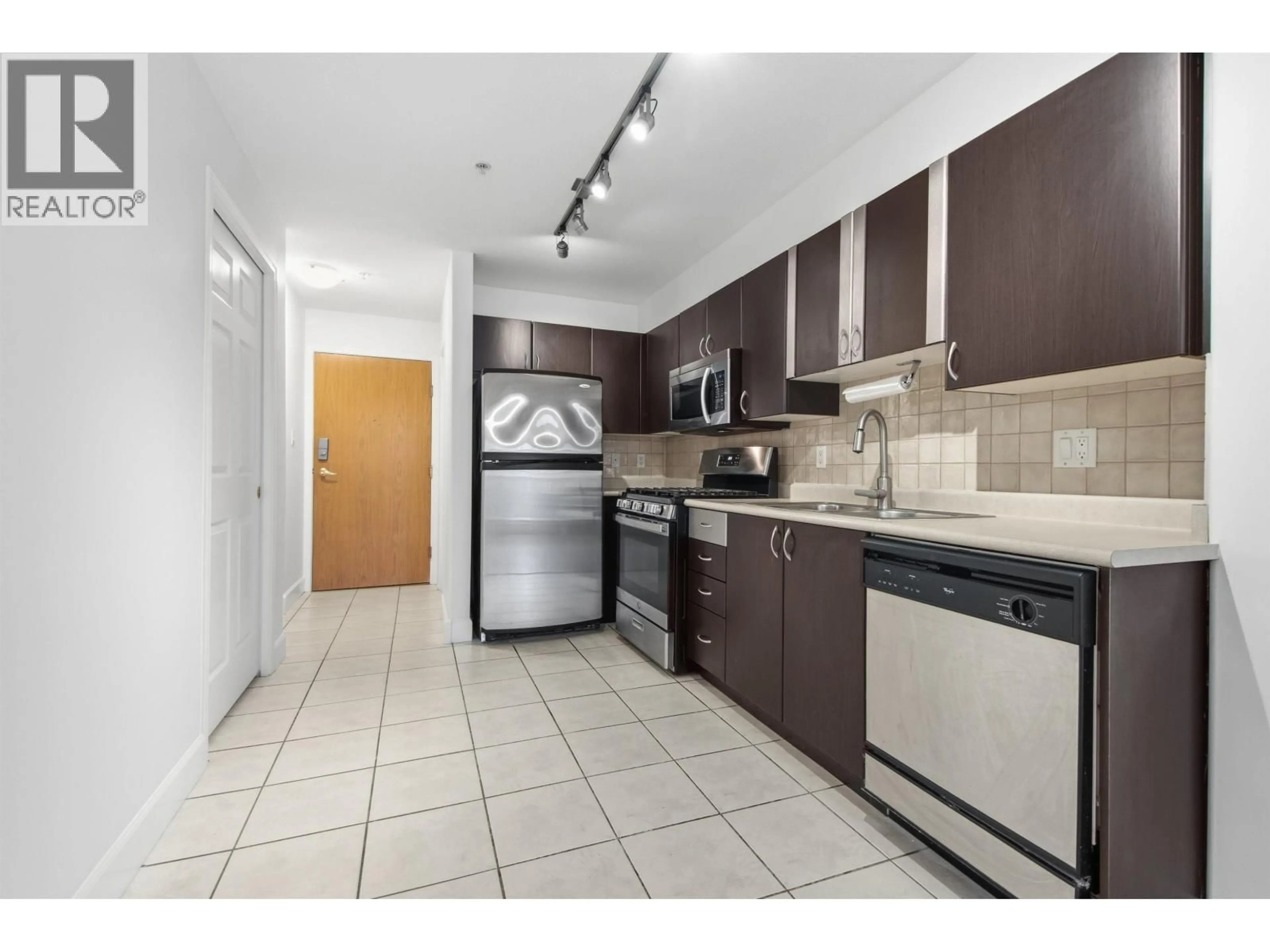 Standard kitchen, ceramic/tile floor for 201 - 2741 HASTINGS STREET, Vancouver British Columbia V5K1Z8