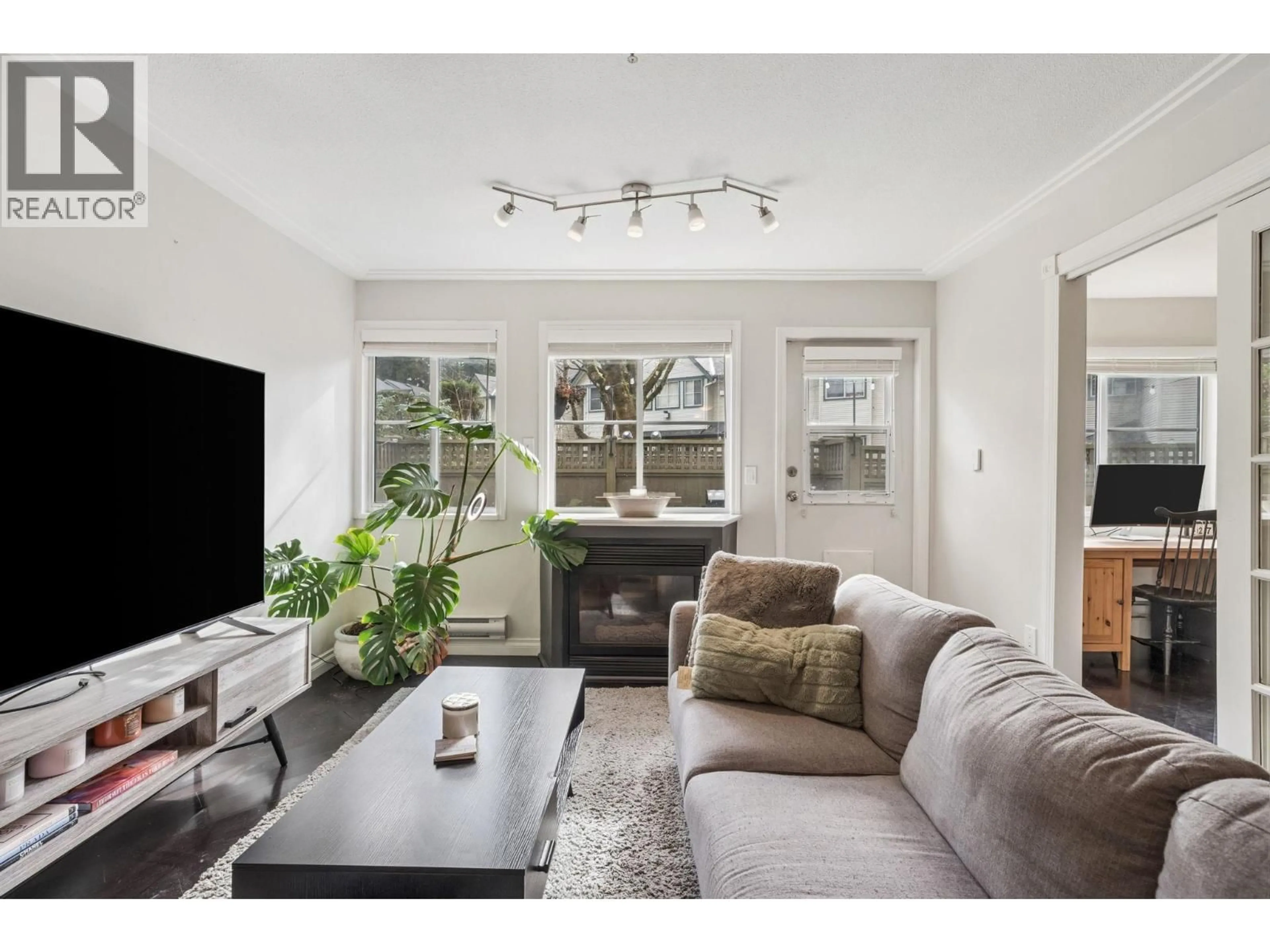 Living room with furniture, unknown for 53 - 19034 MCMYN ROAD, Pitt Meadows British Columbia V3Y2N8