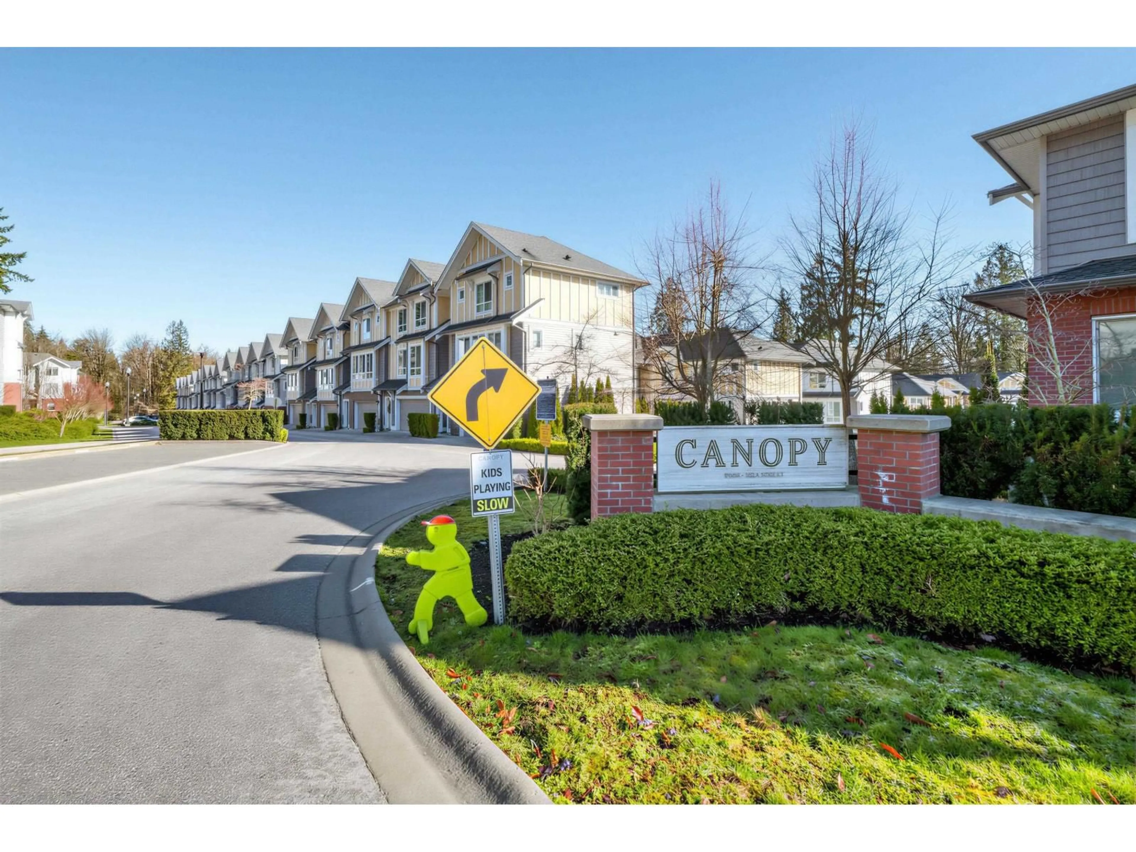 Indoor foyer for 110 - 9688 162A STREET, Surrey British Columbia V4N6V3