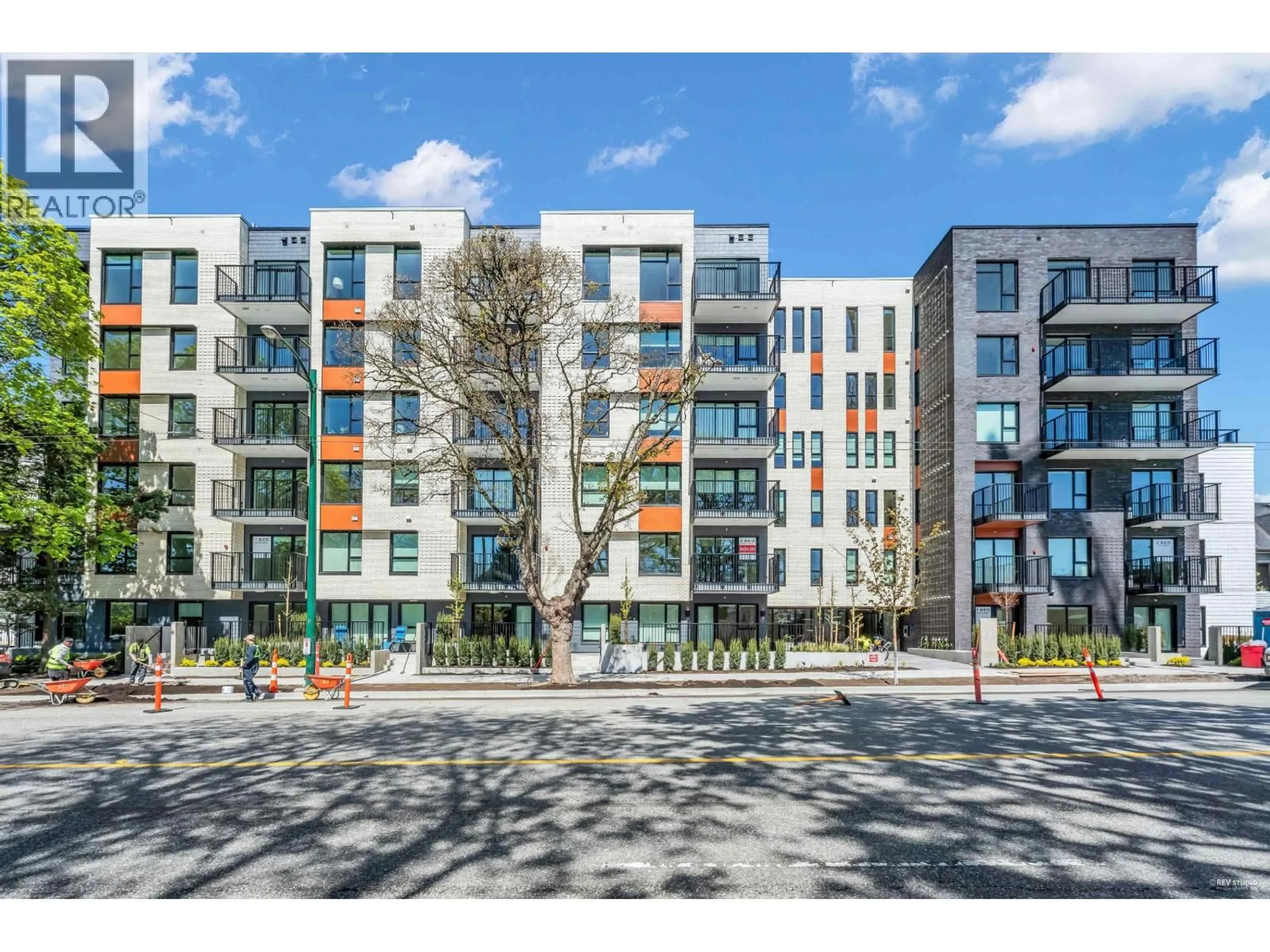 A pic from outside/outdoor area/front of a property/back of a property/a pic from drone, street for 506 - 2235 BROADWAY, Vancouver British Columbia V5N0J5