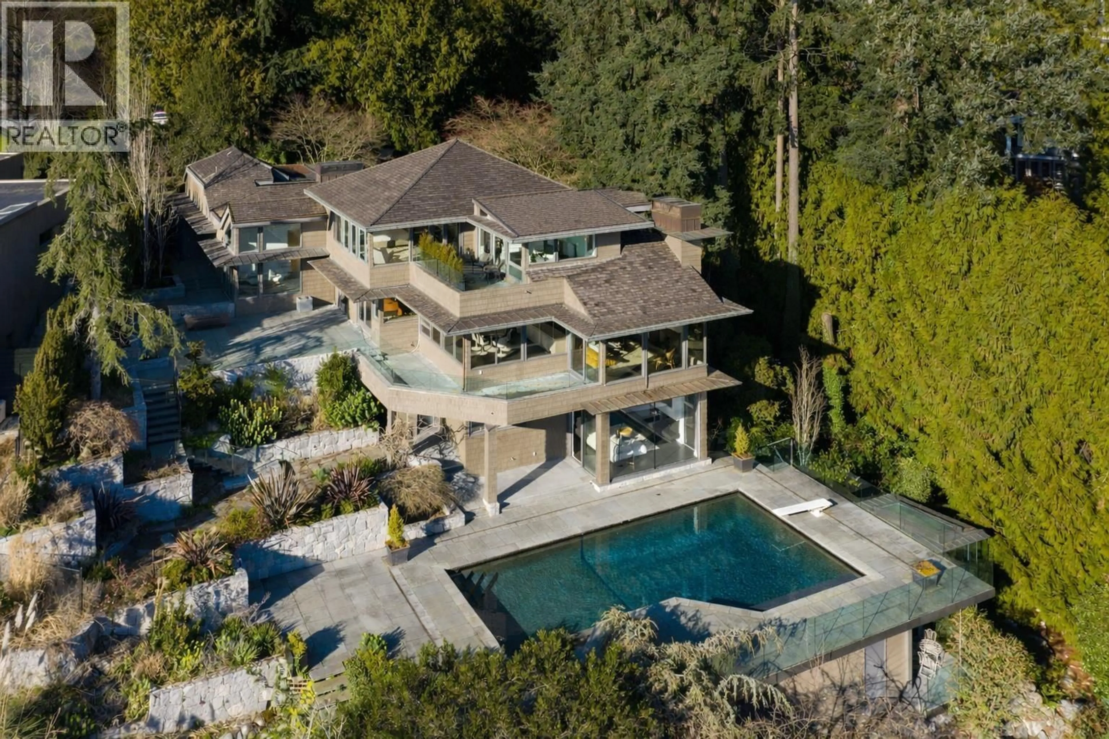 A pic from outside/outdoor area/front of a property/back of a property/a pic from drone, unknown for 3460 ROCKVIEW PLACE, West Vancouver British Columbia V7V3H3