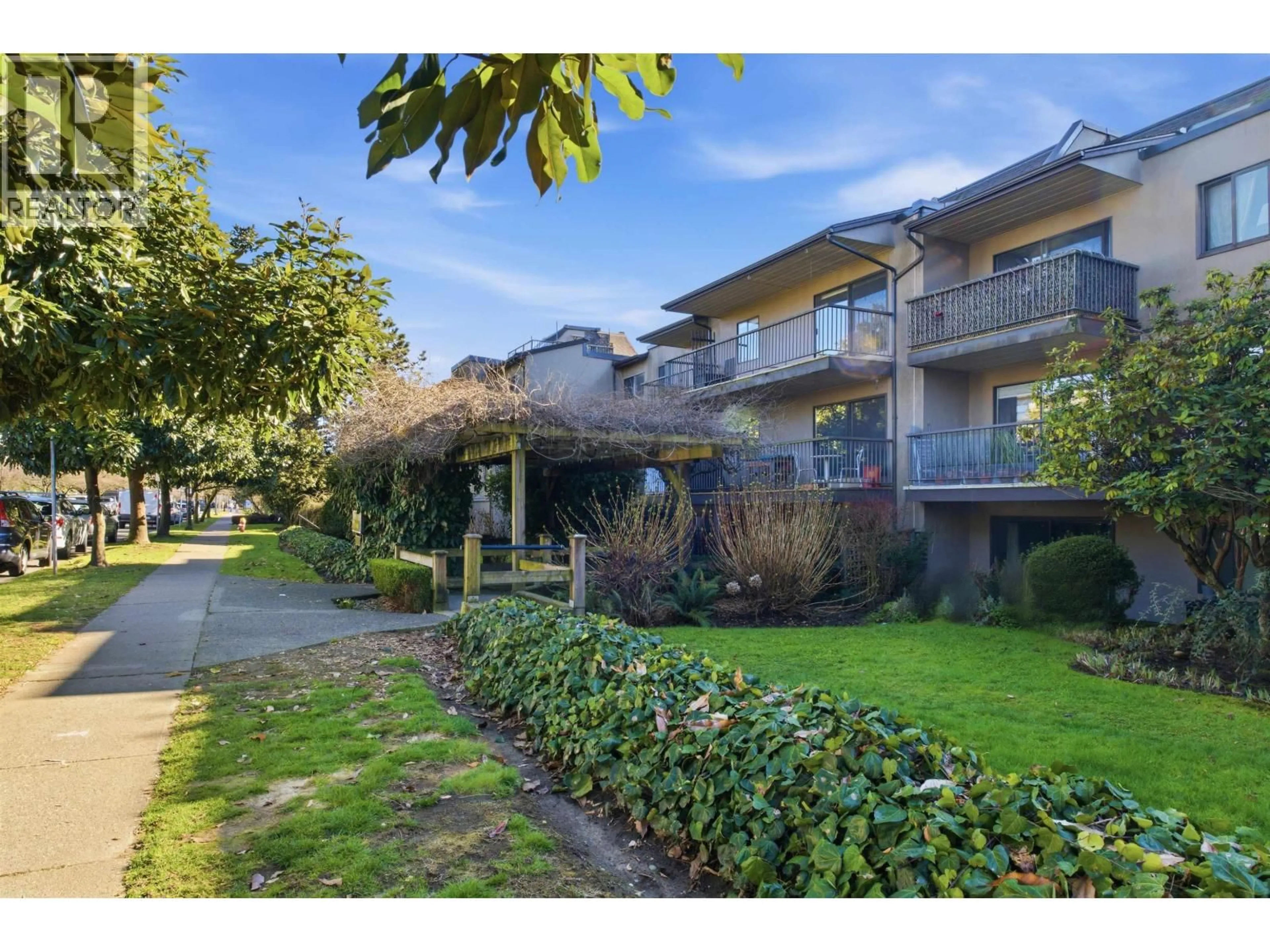 A pic from outside/outdoor area/front of a property/back of a property/a pic from drone, unknown for 108 - 251 4TH STREET, North Vancouver British Columbia V7M1H8