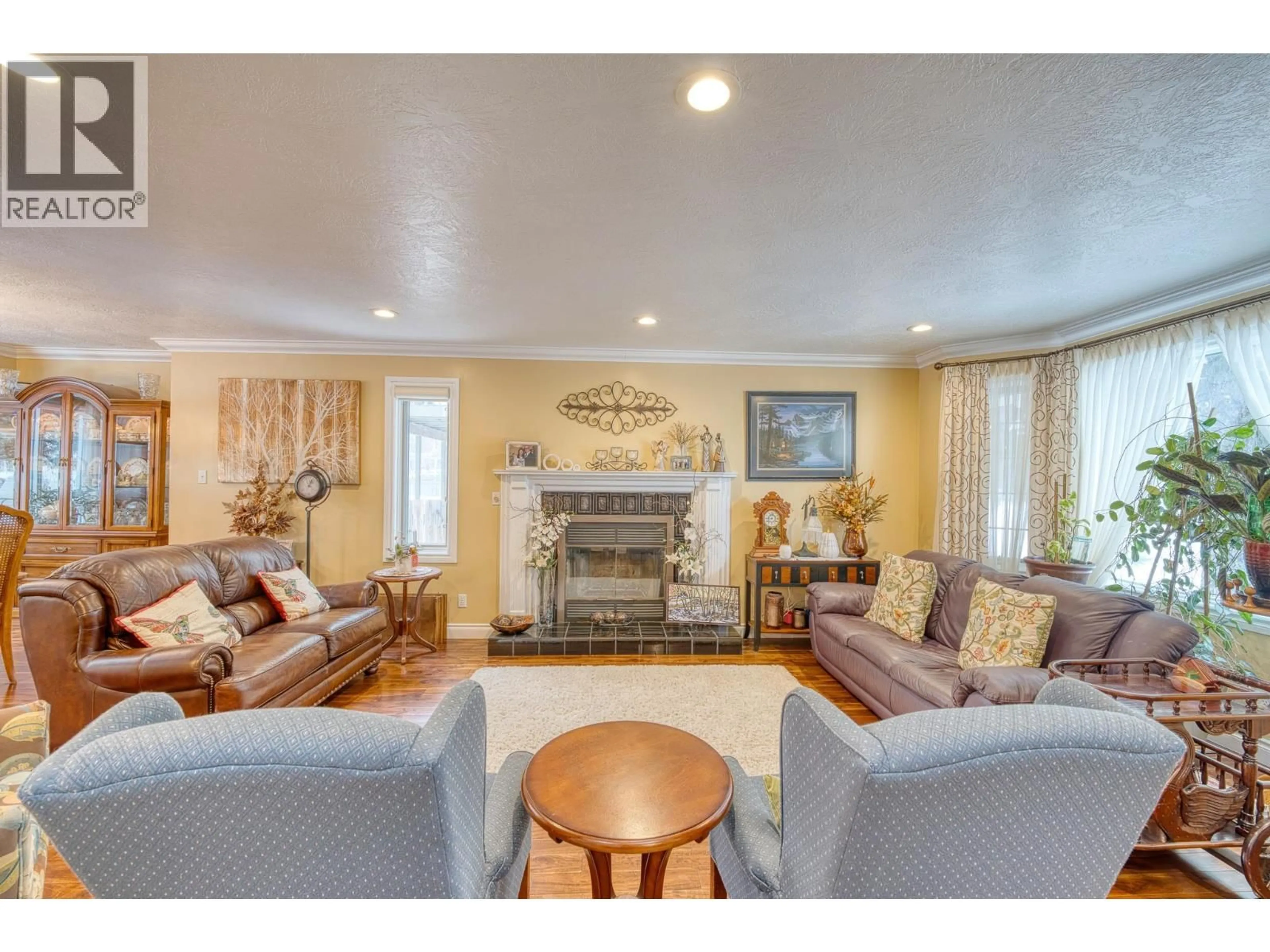 Living room with furniture, unknown for 11415 92 STREET, Fort St. John British Columbia V1J5E8