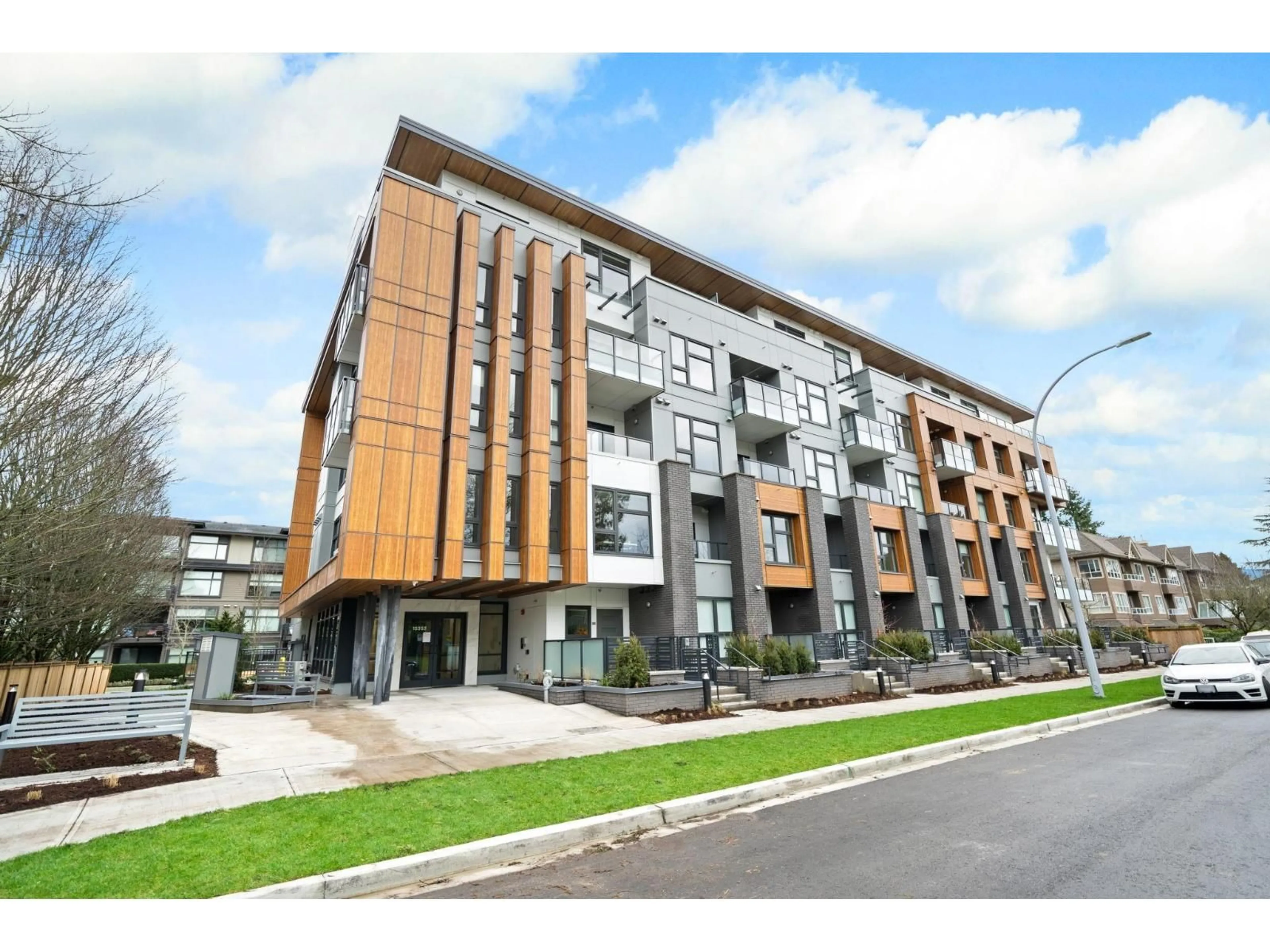 Unknown for 106 - 15353 17 AVENUE, Surrey British Columbia V4A1T8