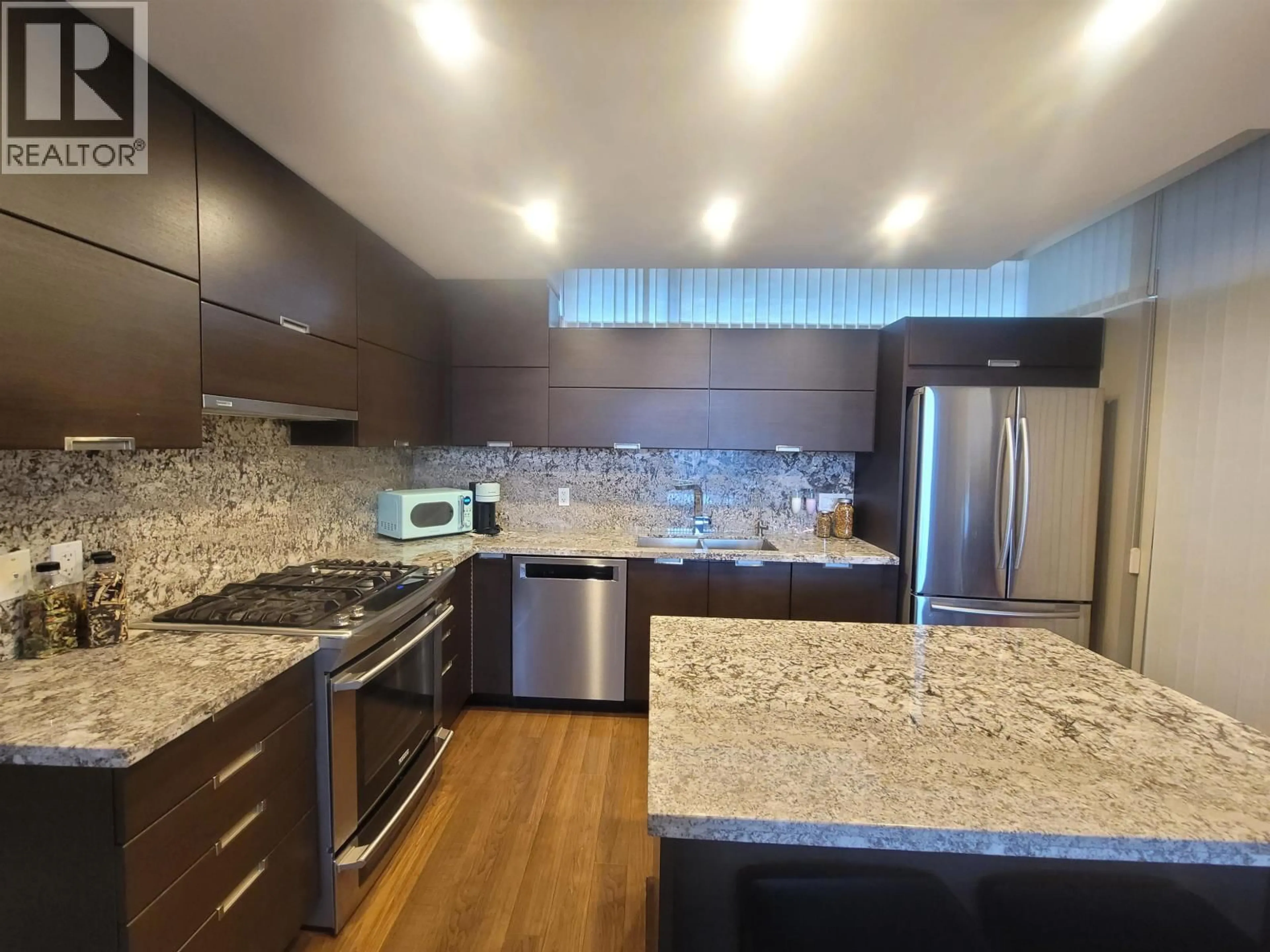 Contemporary kitchen, unknown for TH2 - 2077 ROSSER AVENUE, Burnaby British Columbia V5C0G6