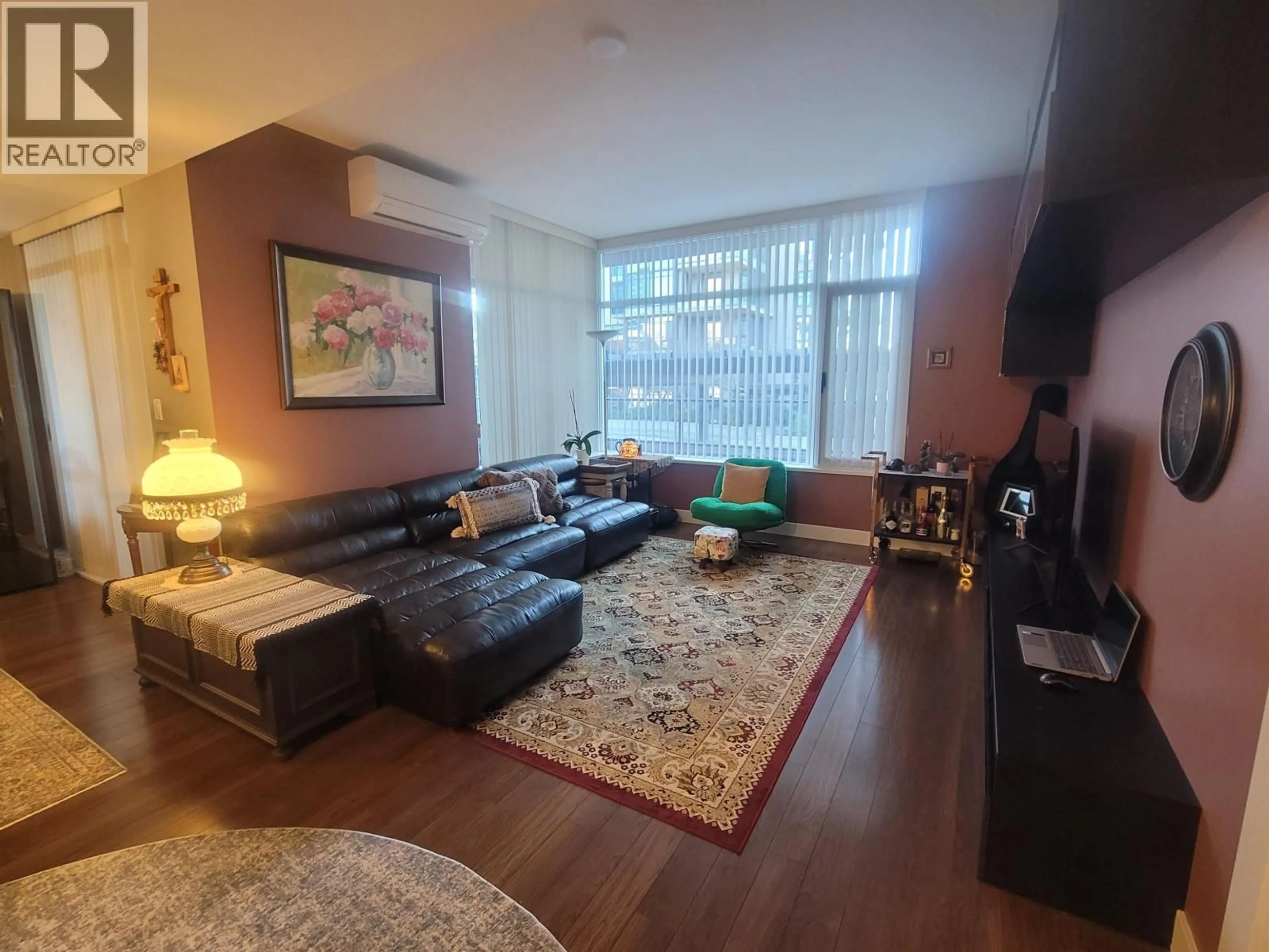 Living room with furniture, unknown for TH2 - 2077 ROSSER AVENUE, Burnaby British Columbia V5C0G6