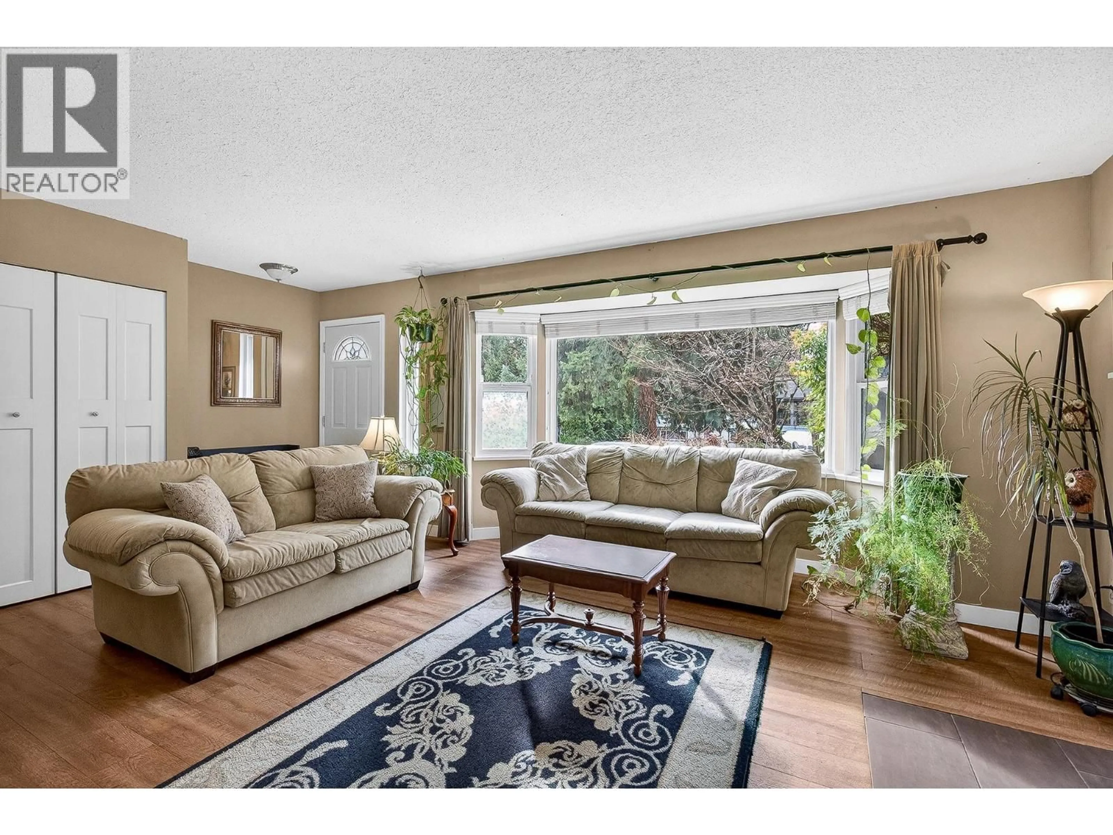 Living room with furniture, unknown for 21149 GLENWOOD AVENUE, Maple Ridge British Columbia V2X8L1