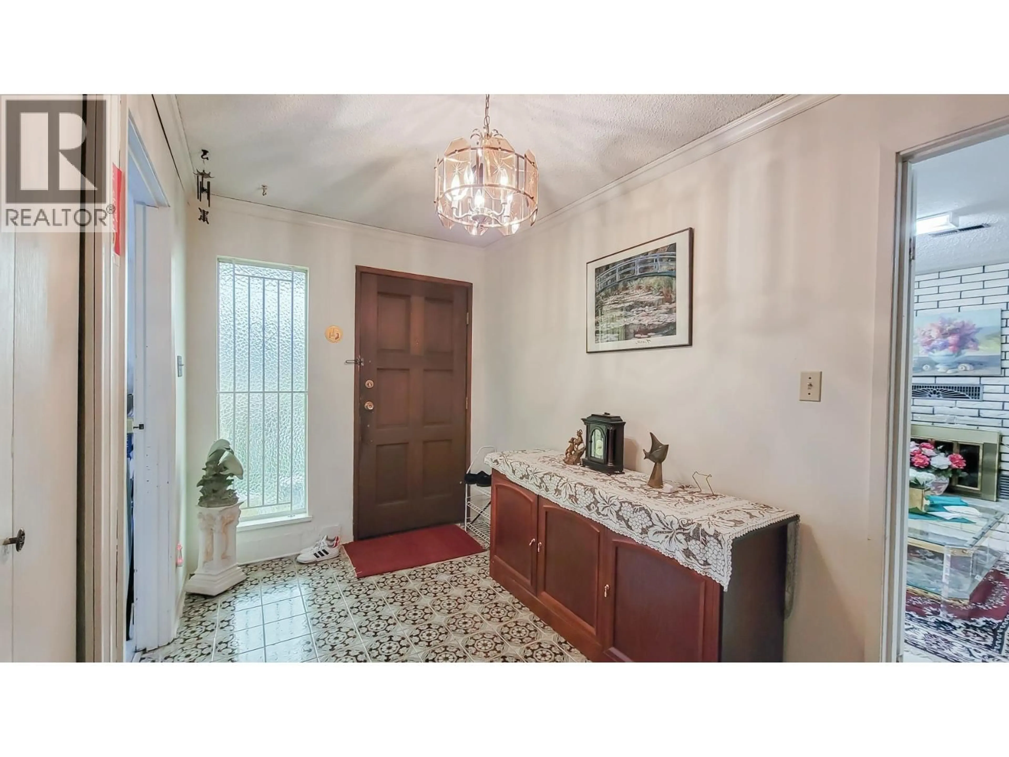 Indoor entryway for 2155 BURQUITLAM DRIVE, Vancouver British Columbia V5P2P2