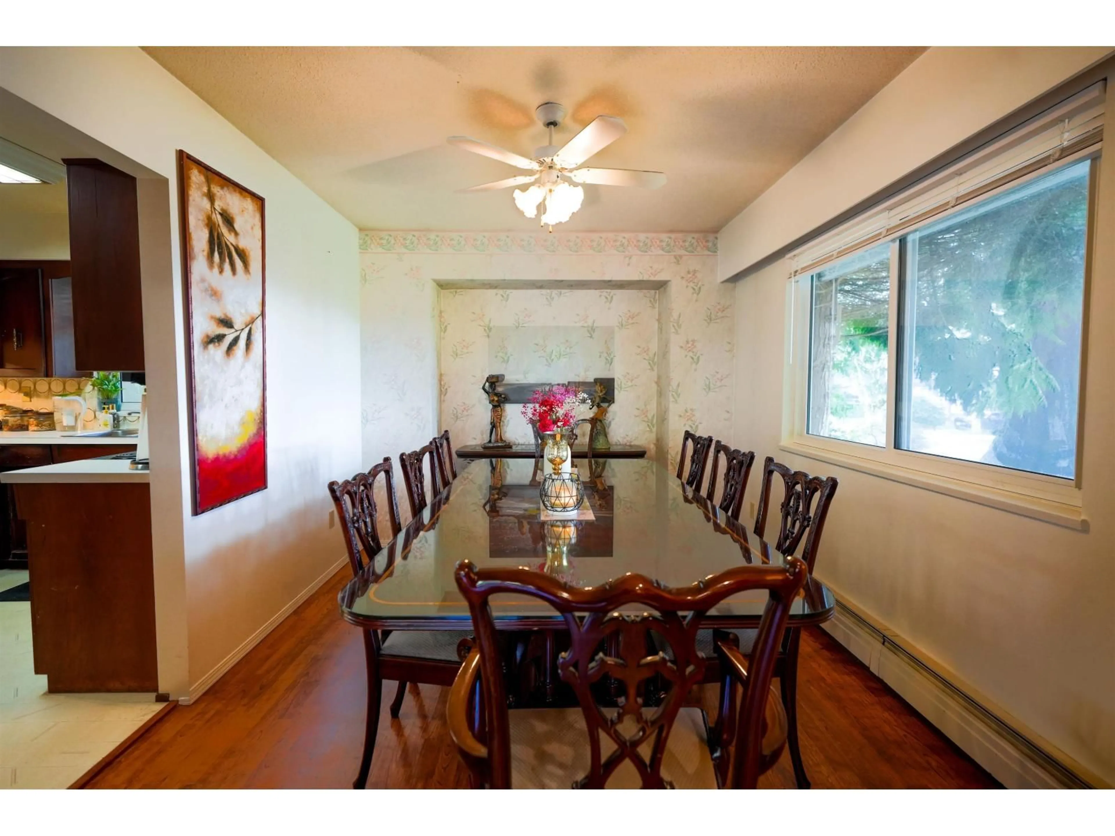Dining room, wood/laminate floor for 1510 134A STREET, Surrey British Columbia V4A5P2