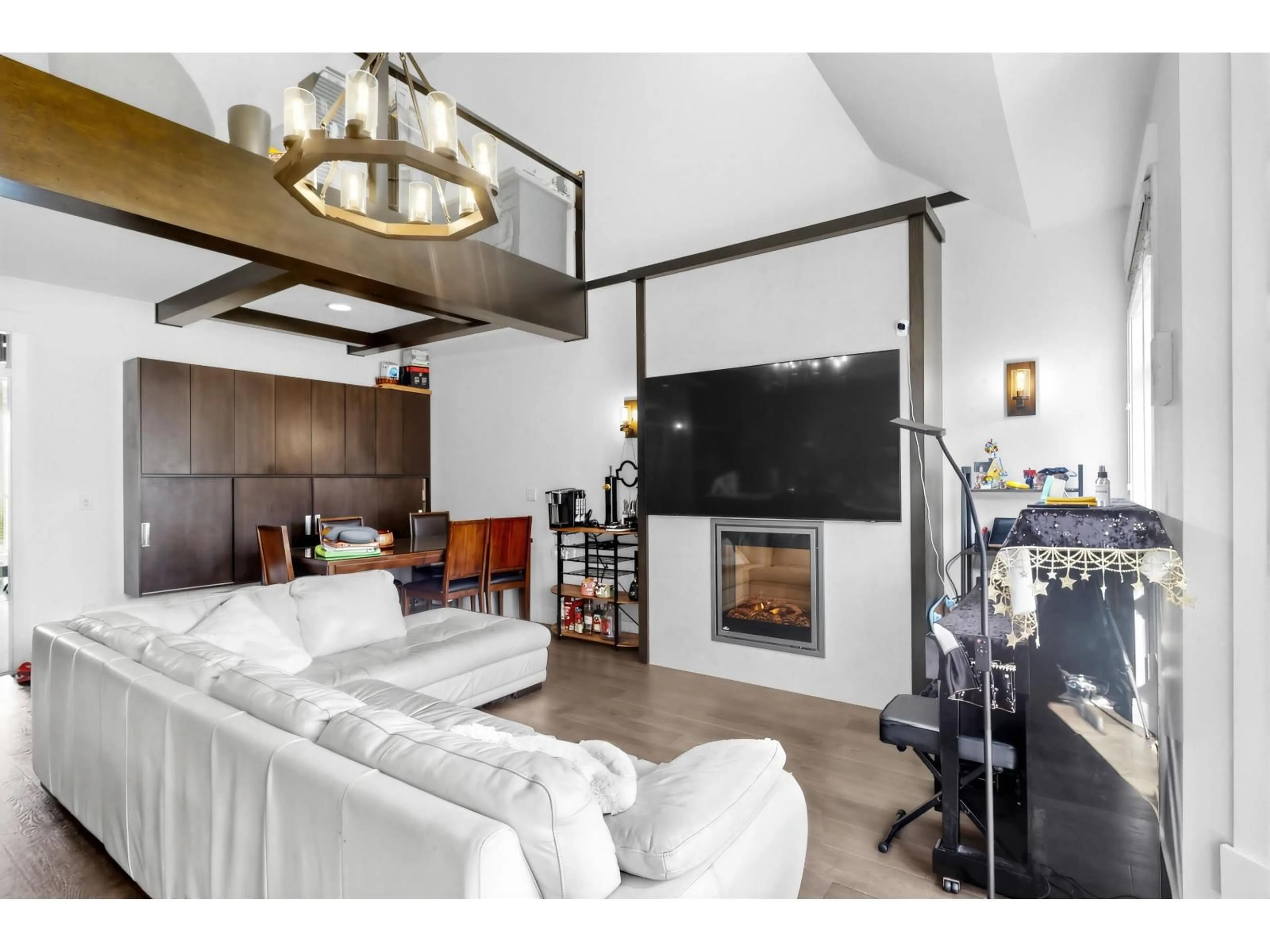 Living room with furniture, unknown for 34 - 15977 26 AVENUE, Surrey British Columbia V3Z2W7