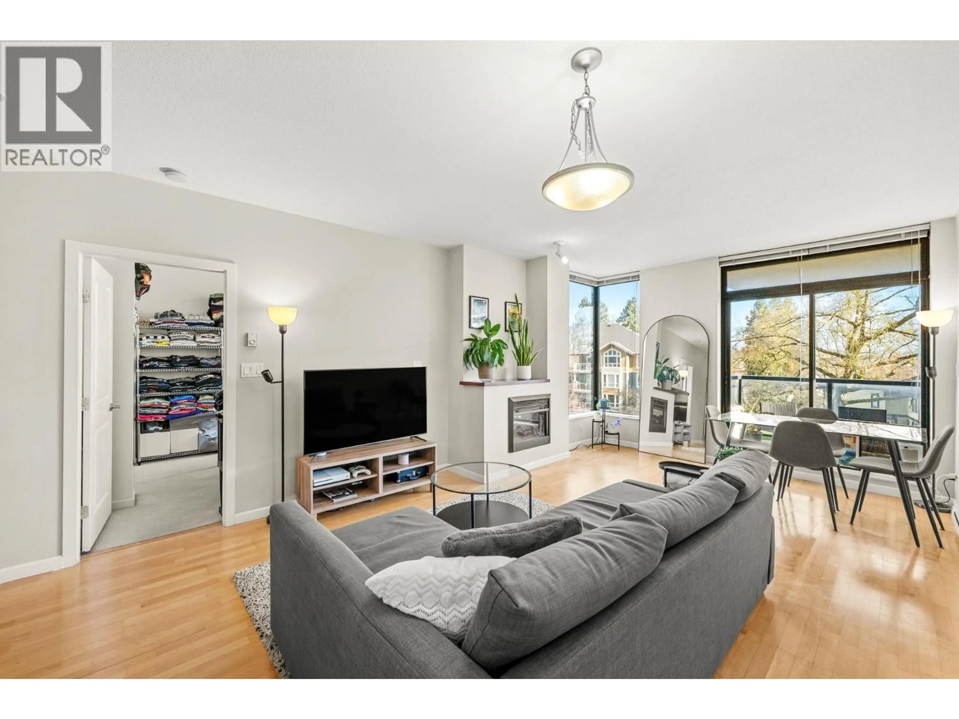 Living room with furniture, unknown for 303 - 11 ROYAL AVENUE, New Westminster British Columbia V3L0A8