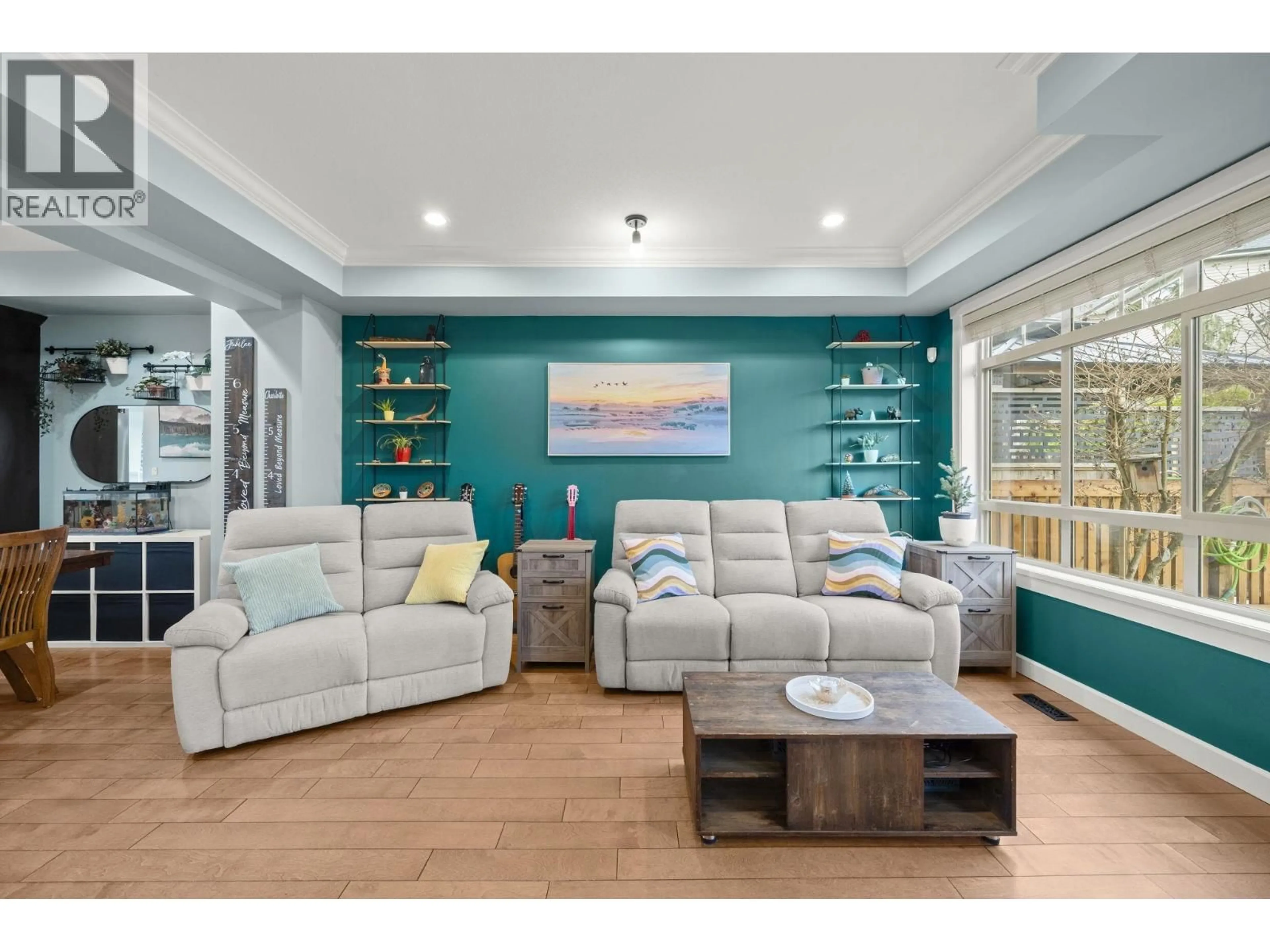 Living room with furniture, wood/laminate floor for 5 - 13771 232A STREET, Maple Ridge British Columbia V4R0C5